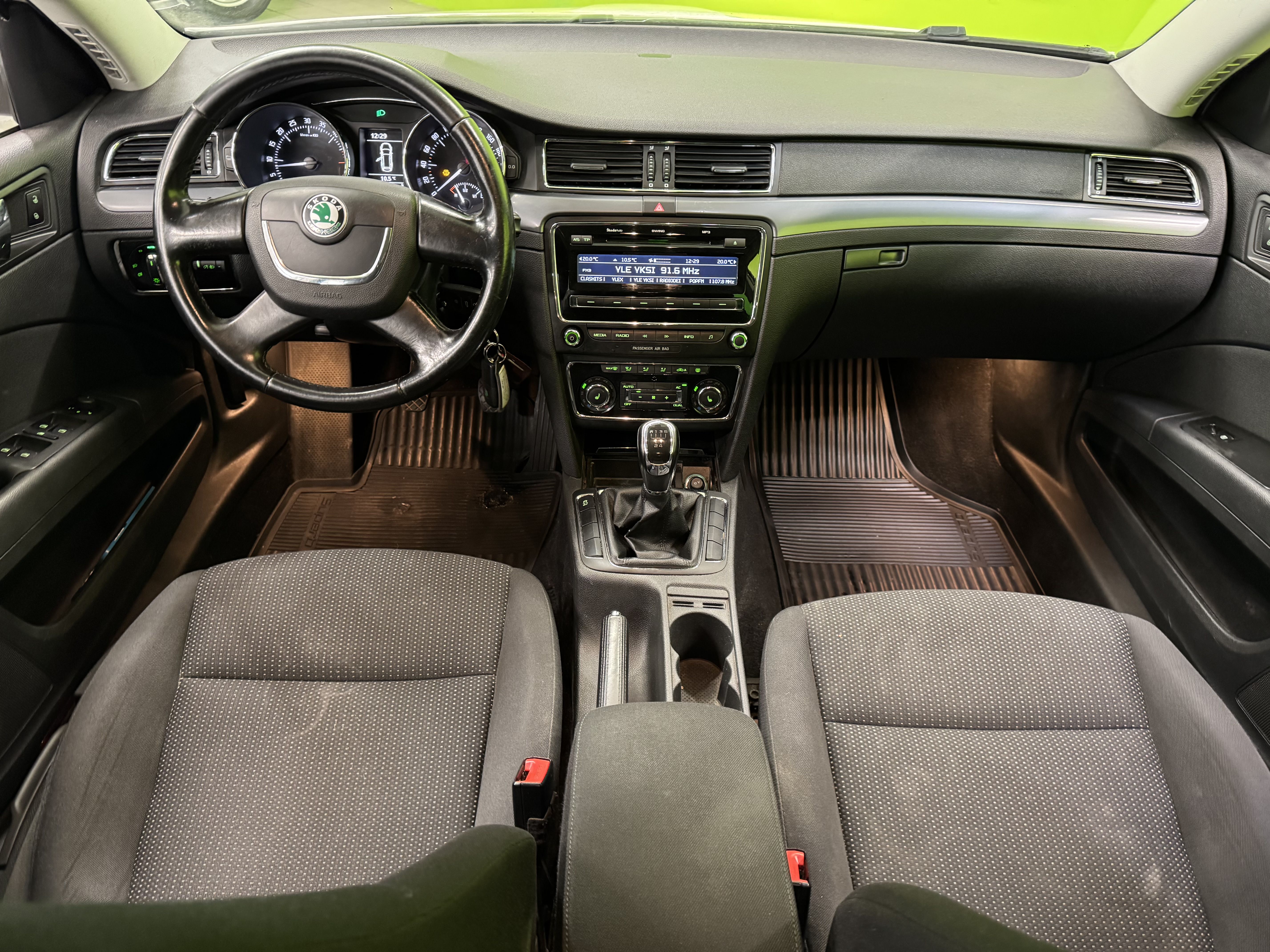 Skoda Superb 2011