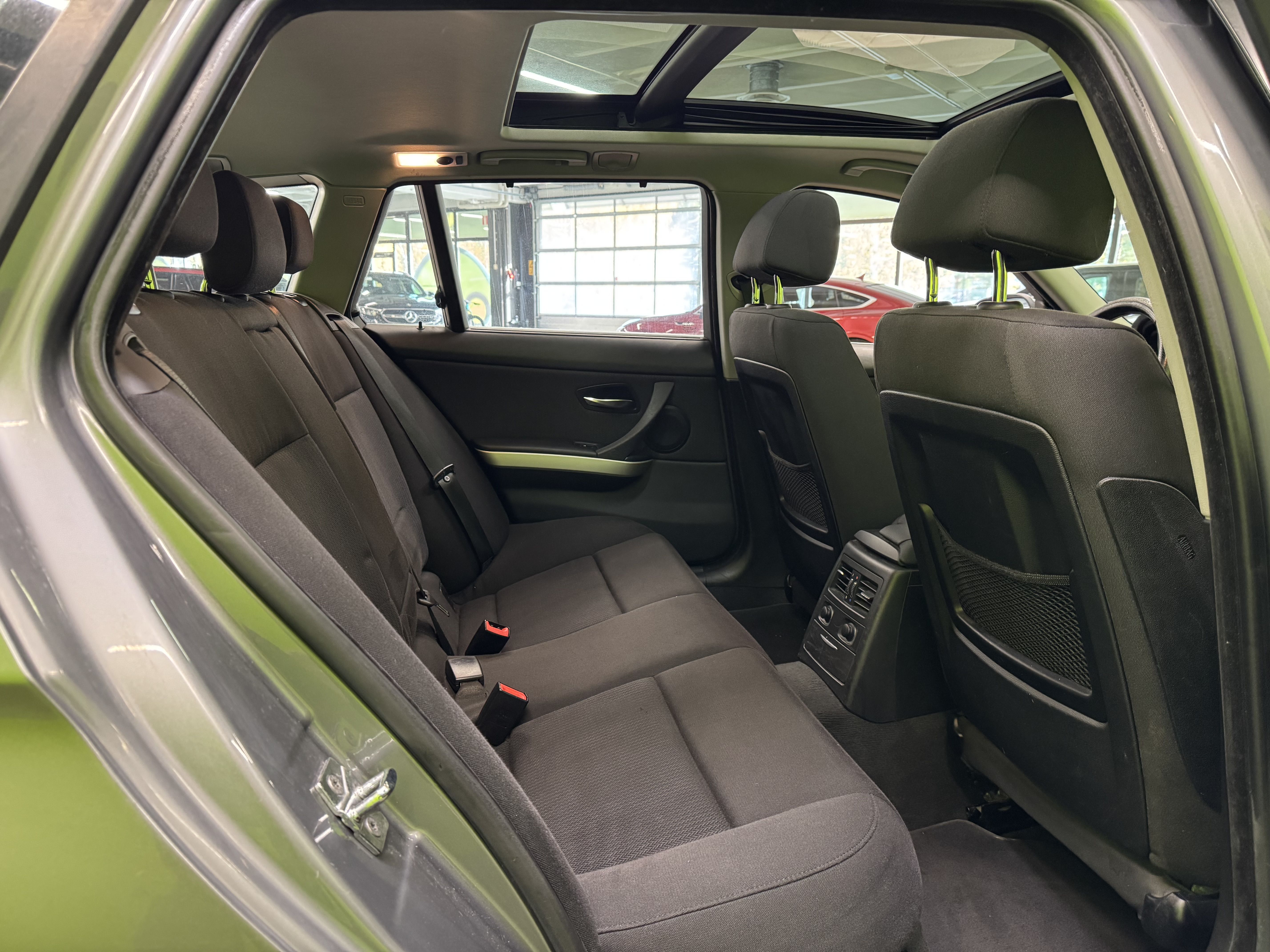 BMW 330 2009