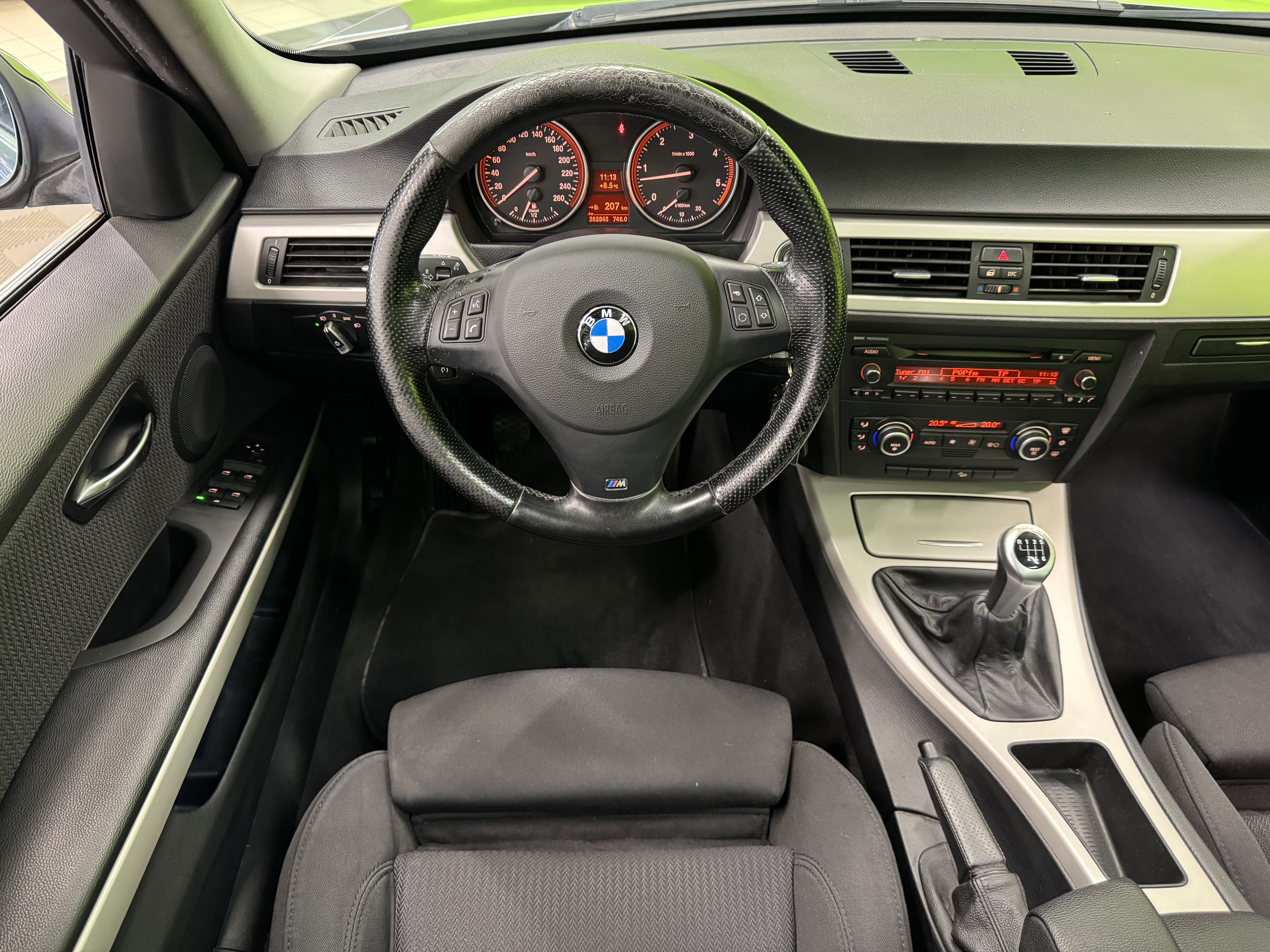 BMW 330 2009