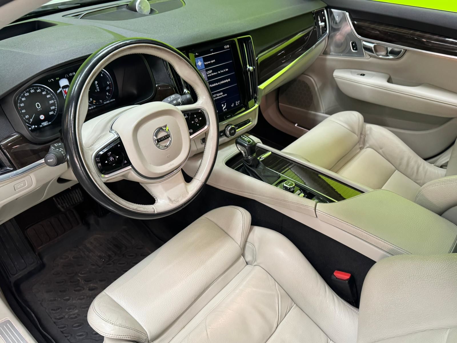 Volvo V90 2017