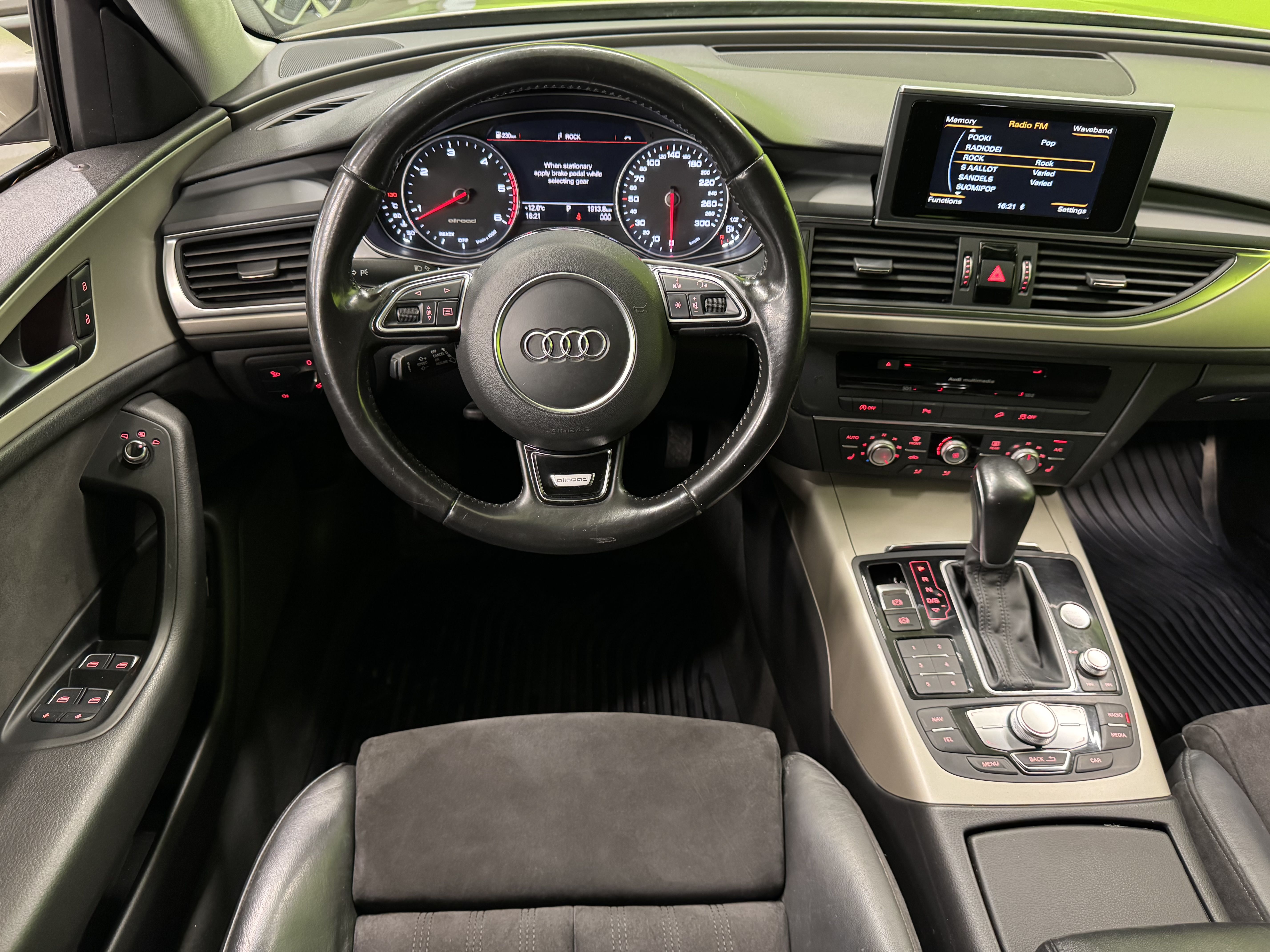 Audi A6 allroad quattro 2016