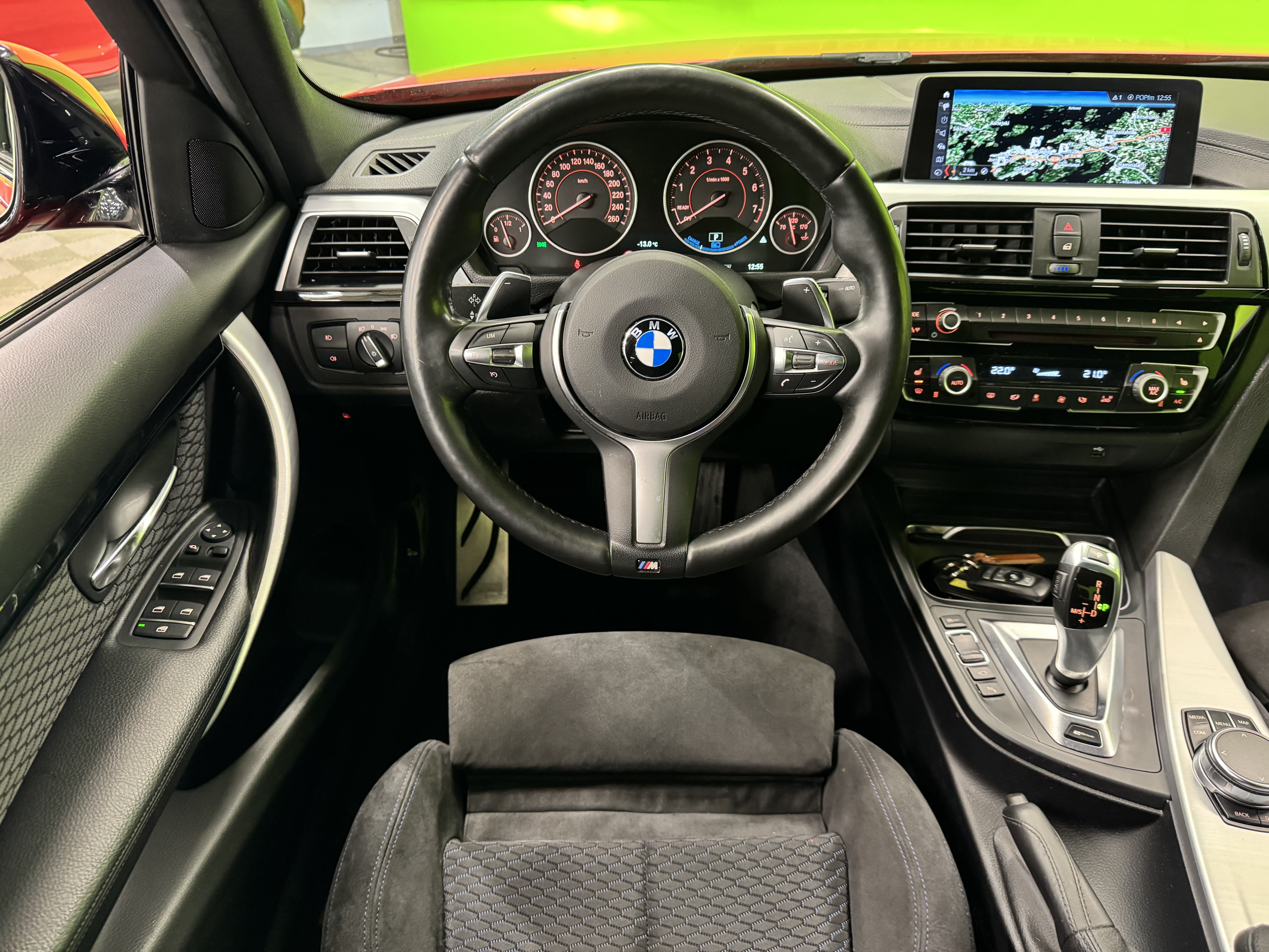BMW 330 2018