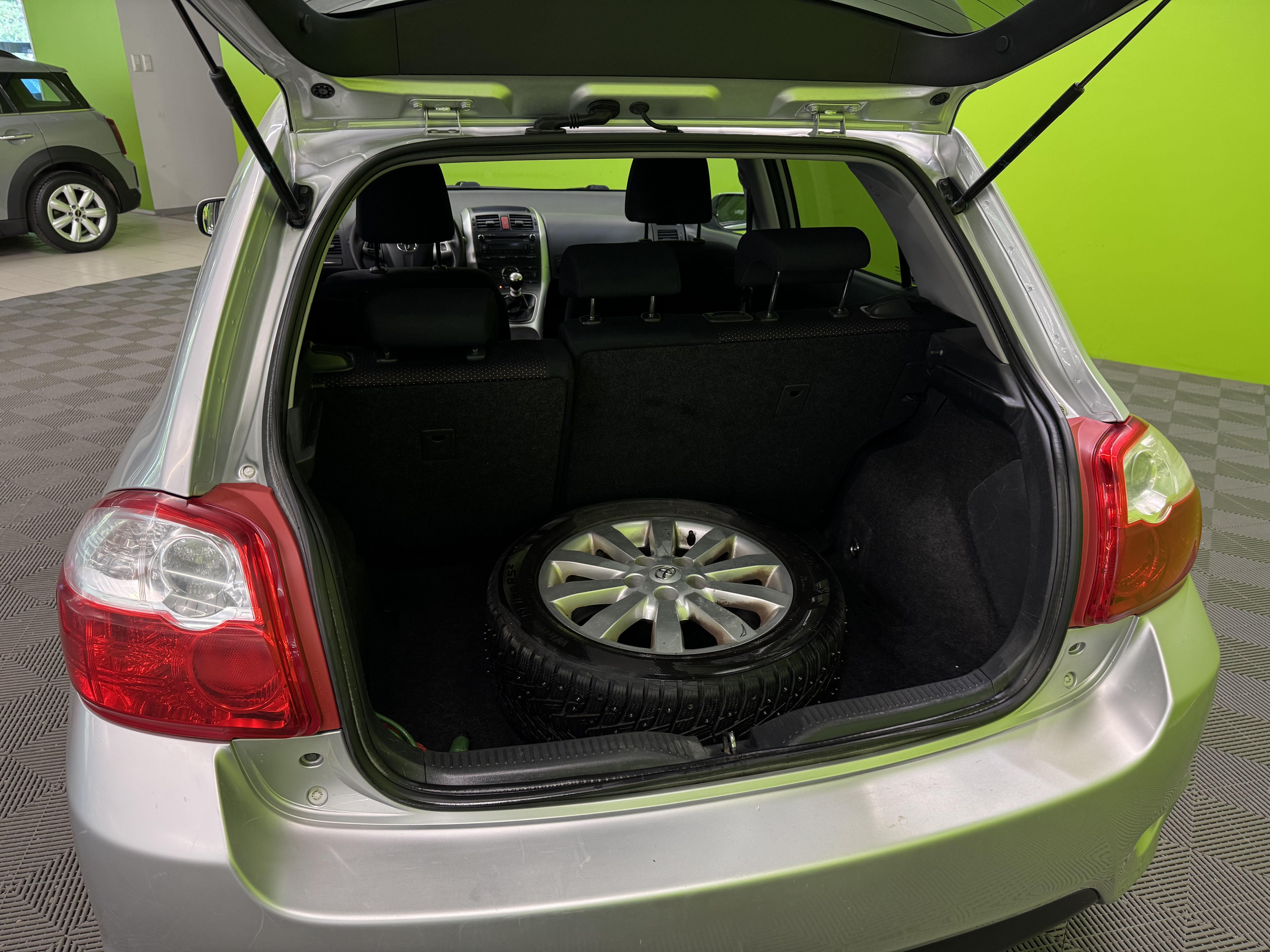 Toyota Auris 2012