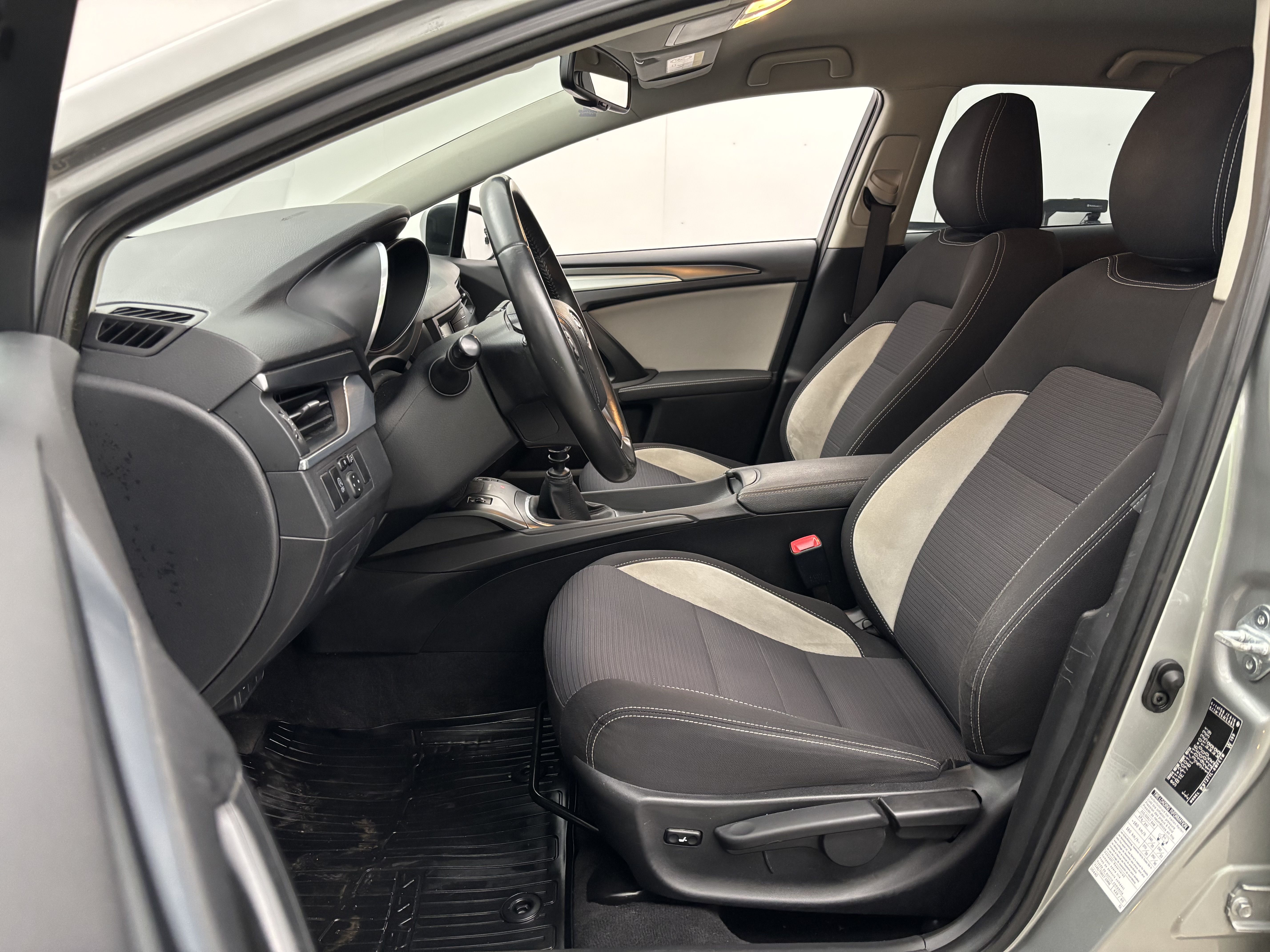 Toyota Avensis 2016