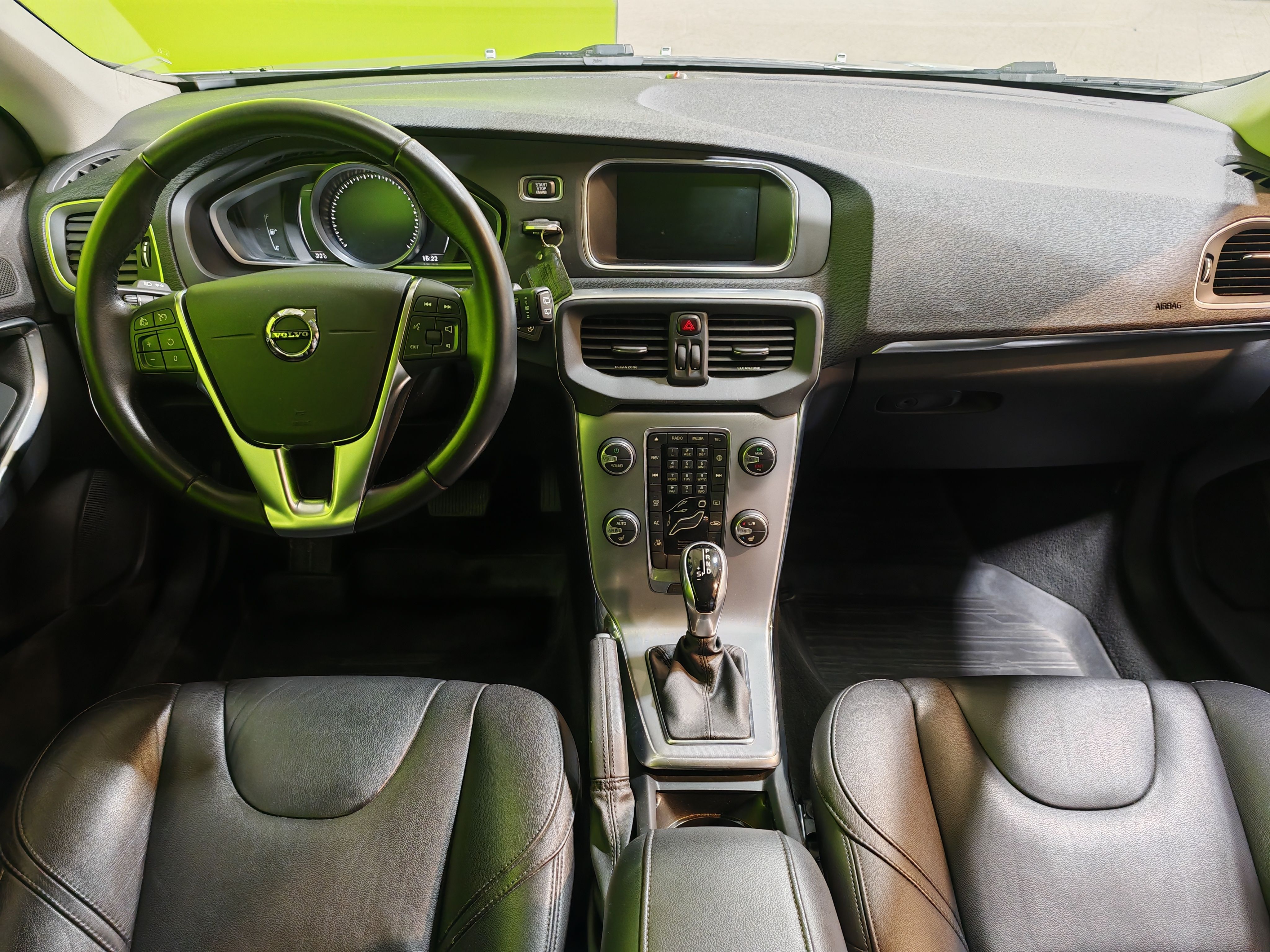 Volvo V40 2017