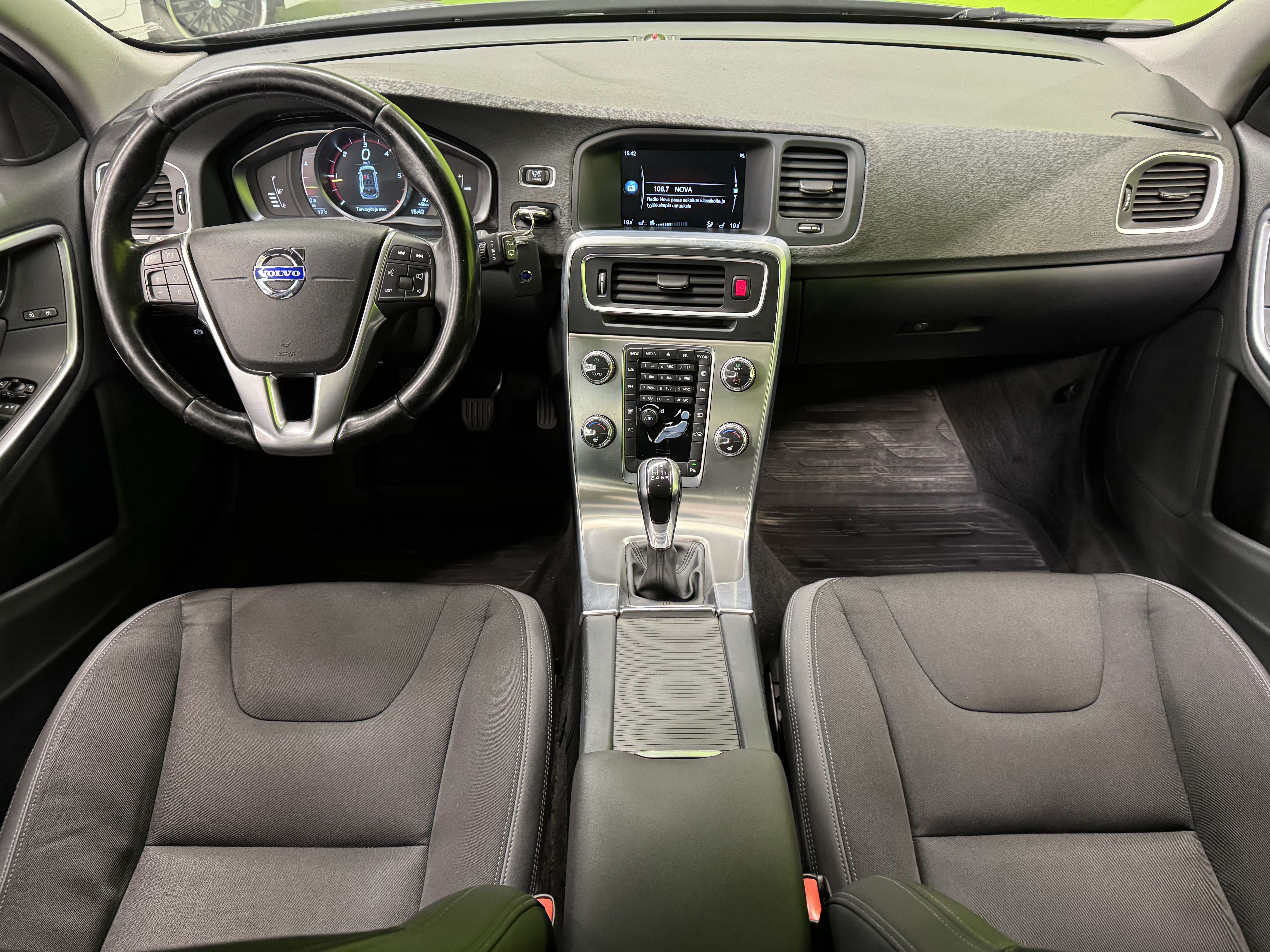 Volvo V60 2015