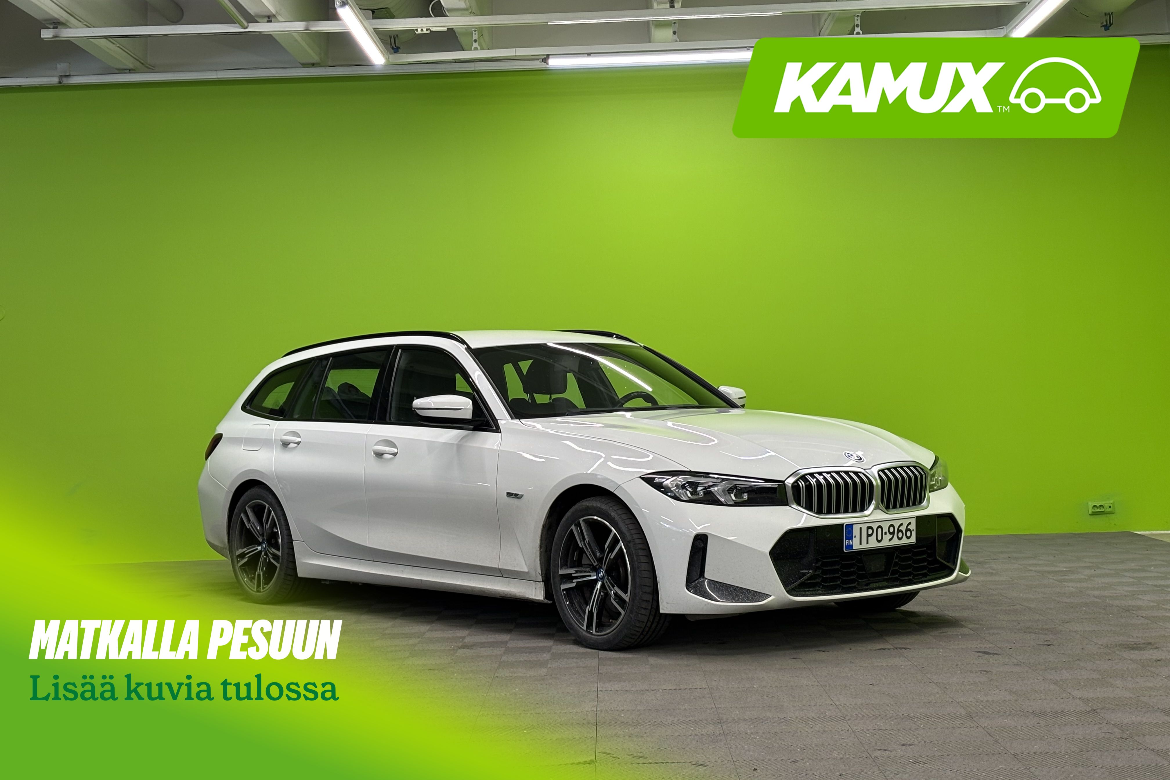 BMW 330 2023