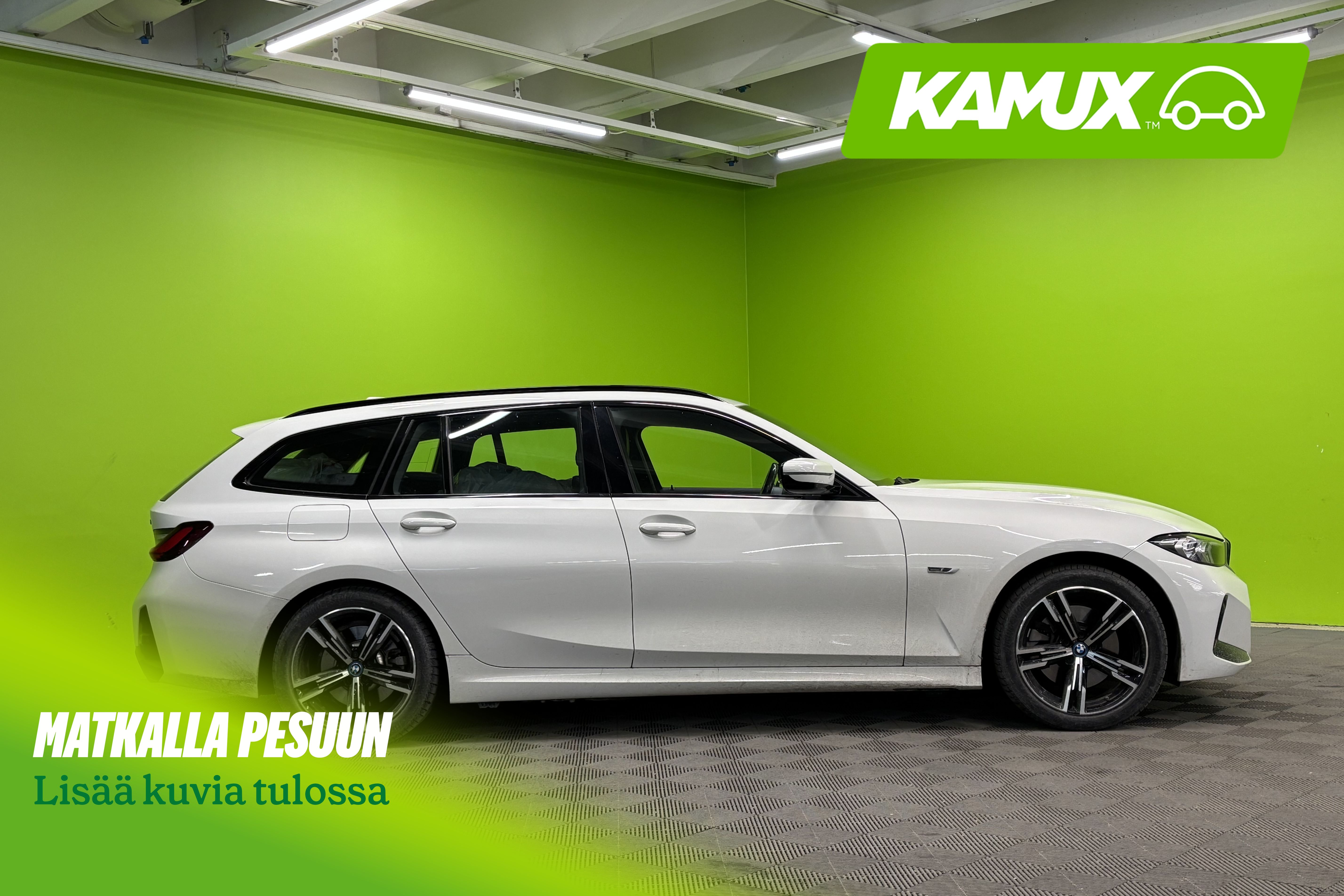 BMW 330 2023