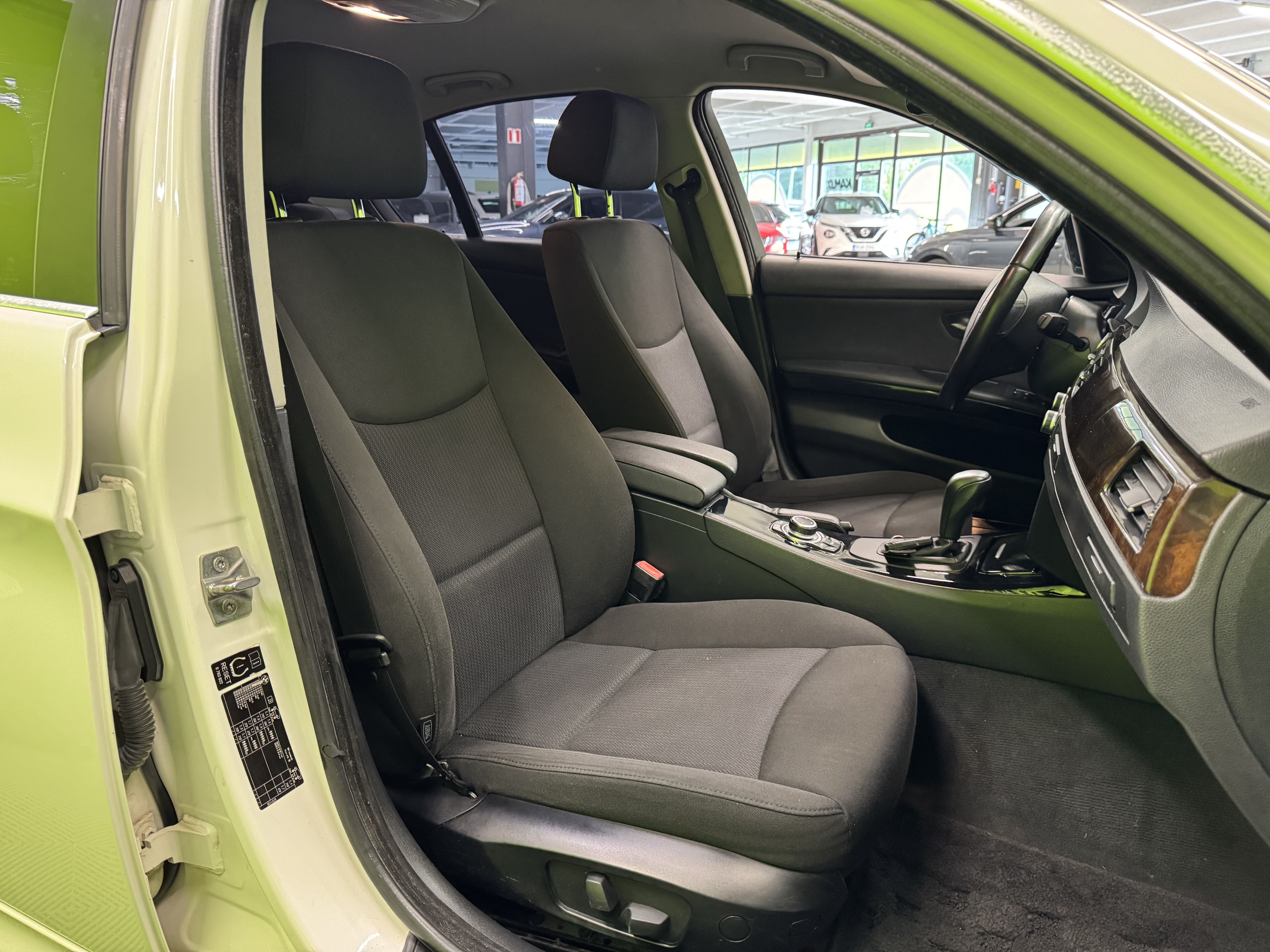 BMW 325 2009