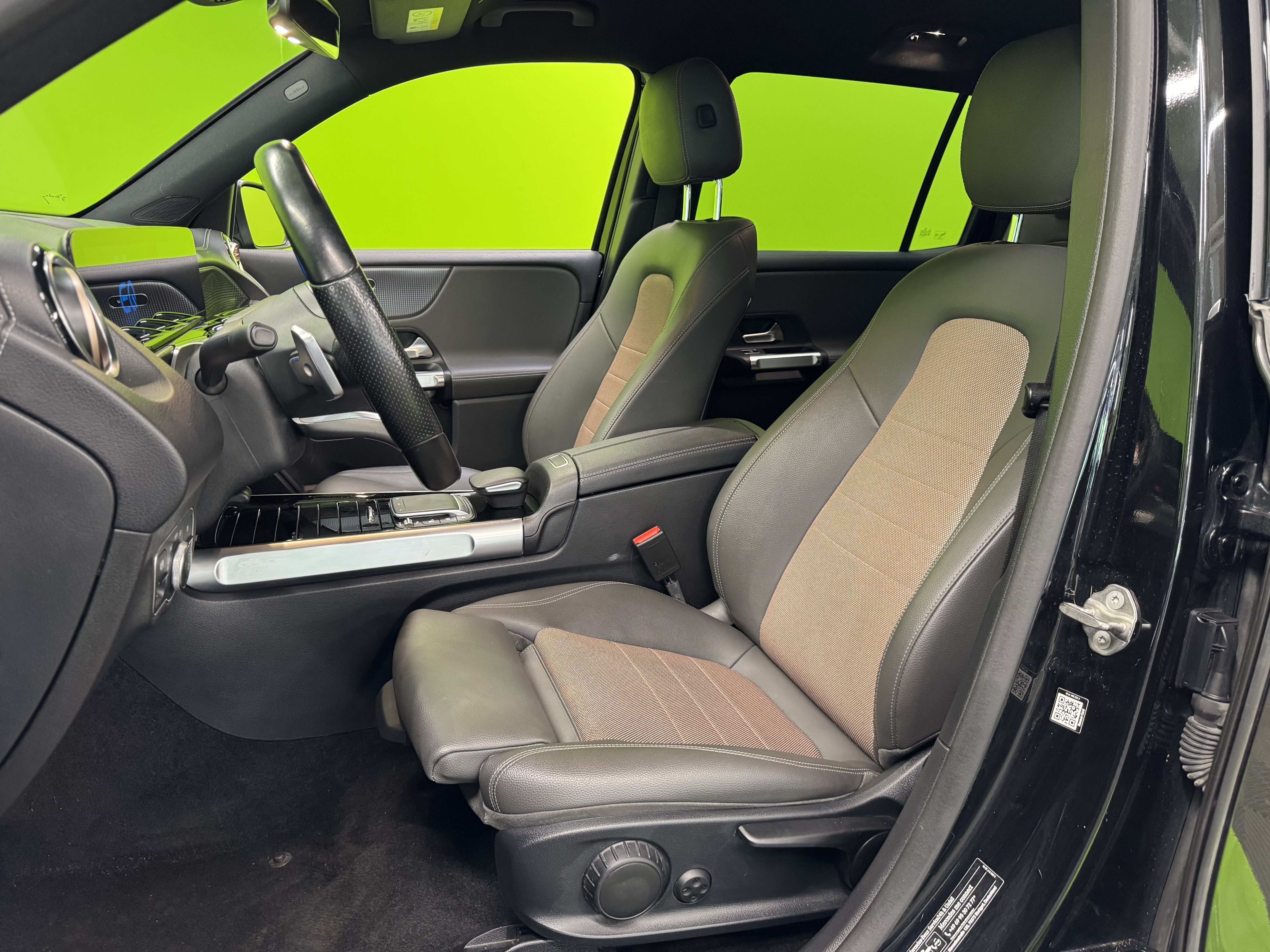 Mercedes-Benz EQB 2022