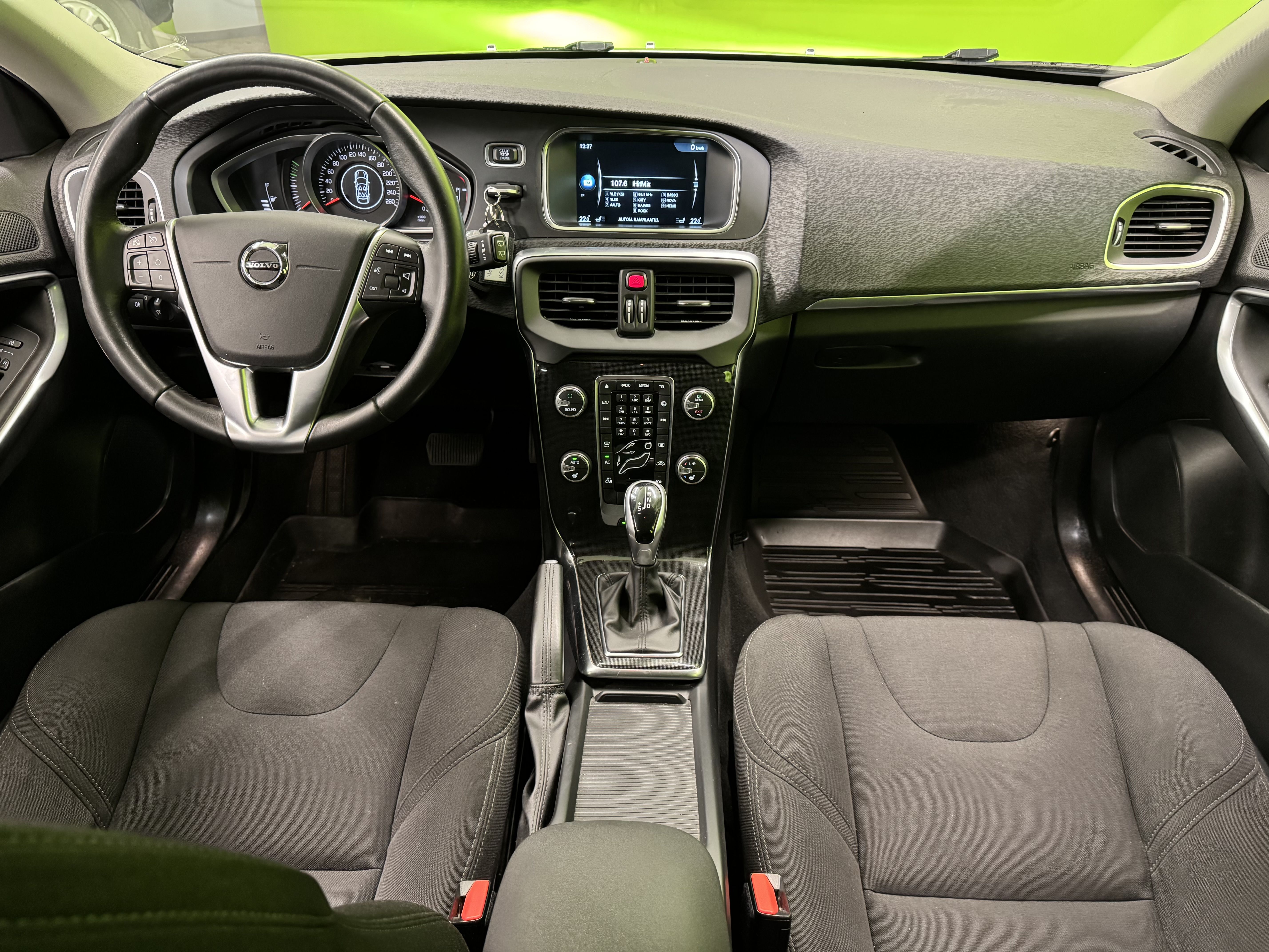 Volvo V40 2017