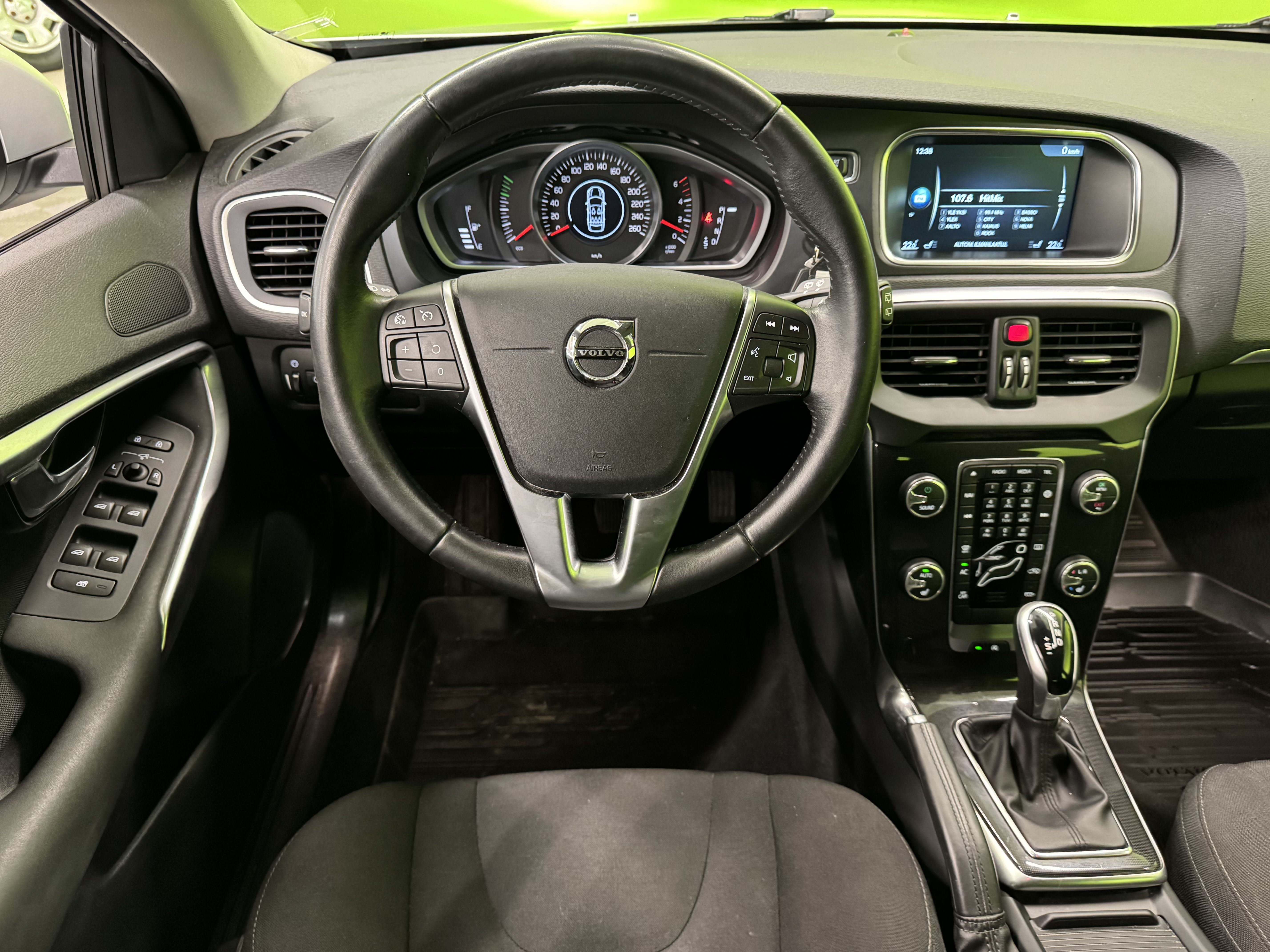 Volvo V40 2017