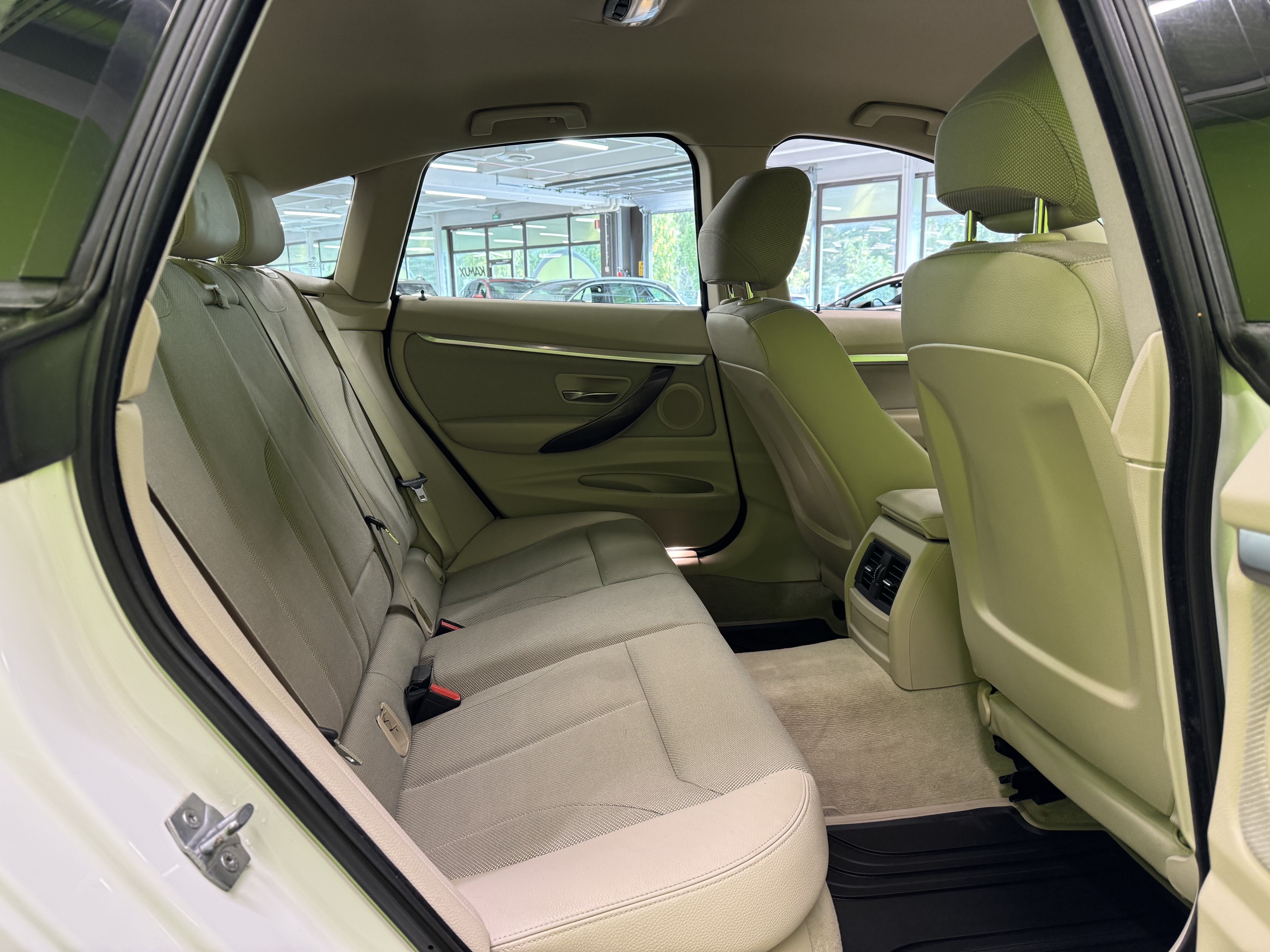 BMW 320 Gran Turismo 2013