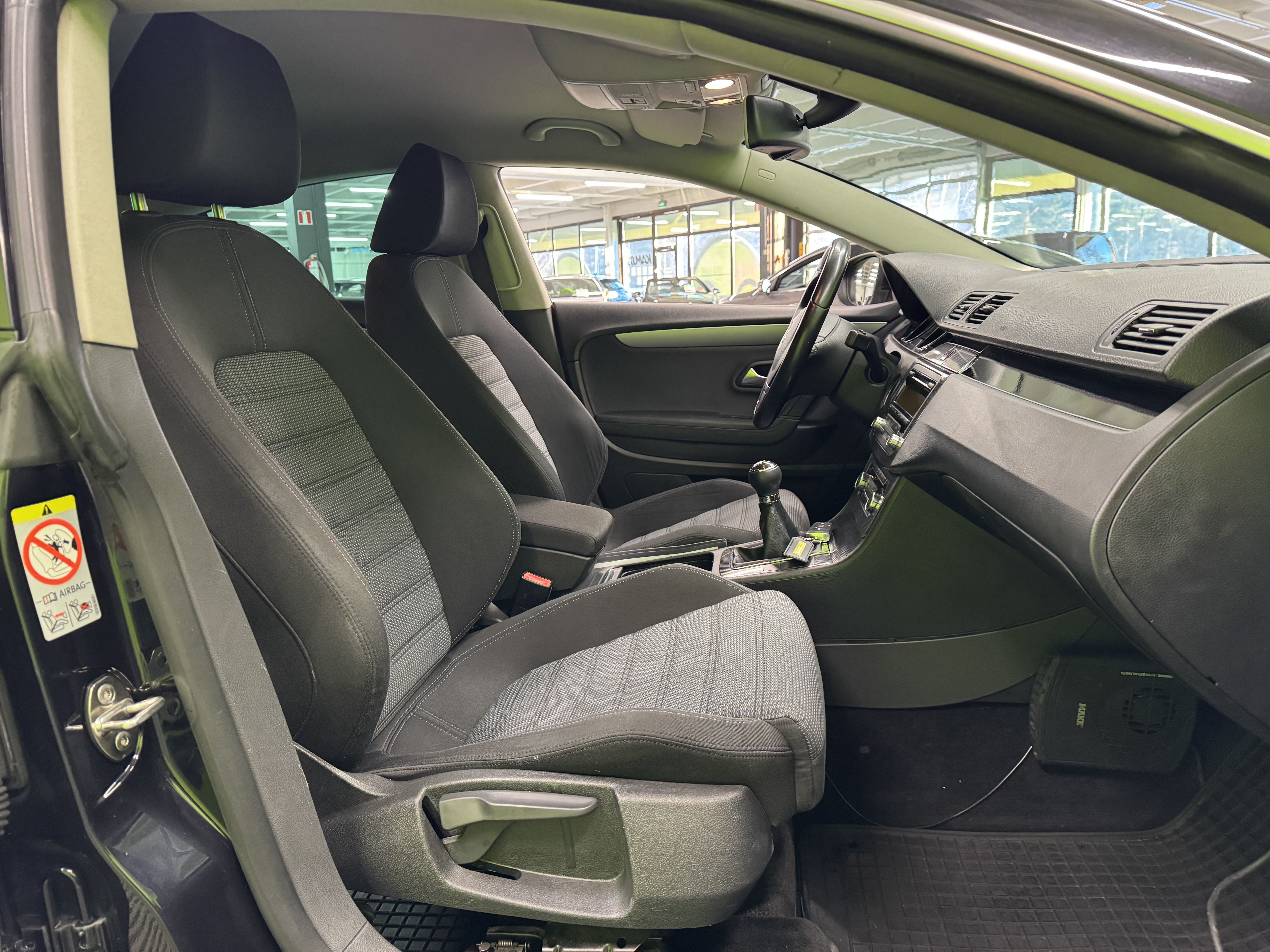 Volkswagen Passat CC 2011