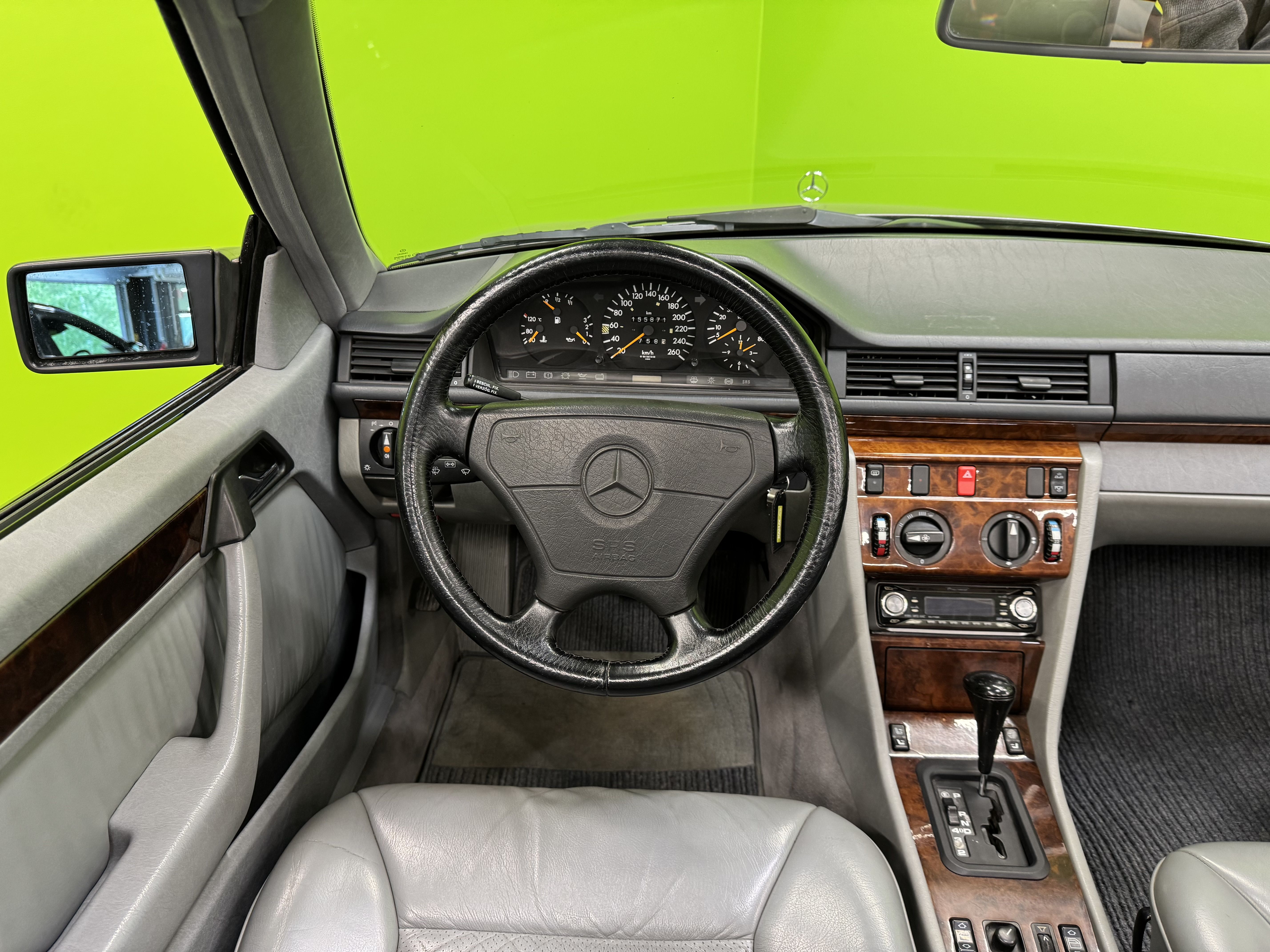 Mercedes-Benz E 1993