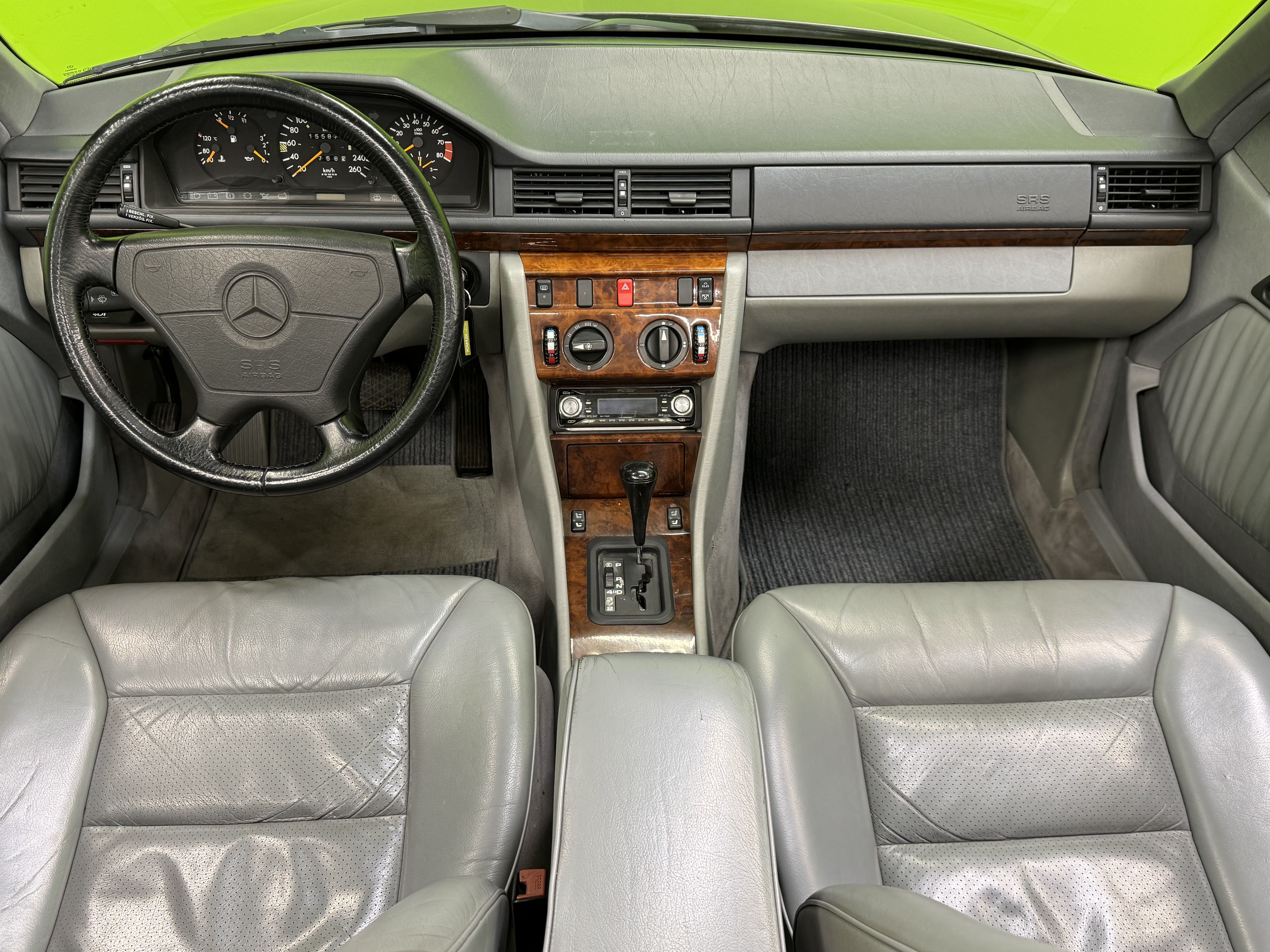 Mercedes-Benz E 1993