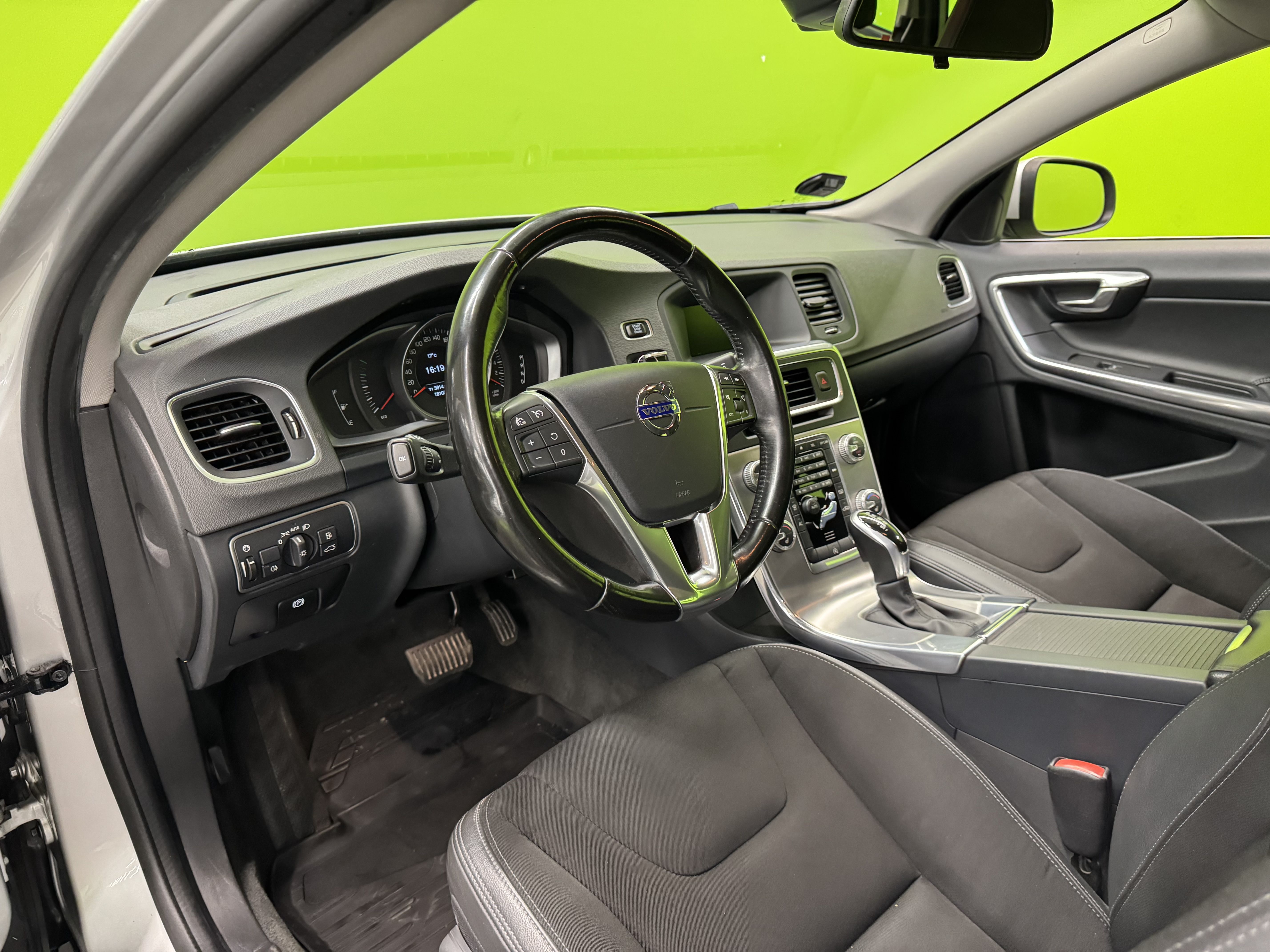Volvo V60 2015