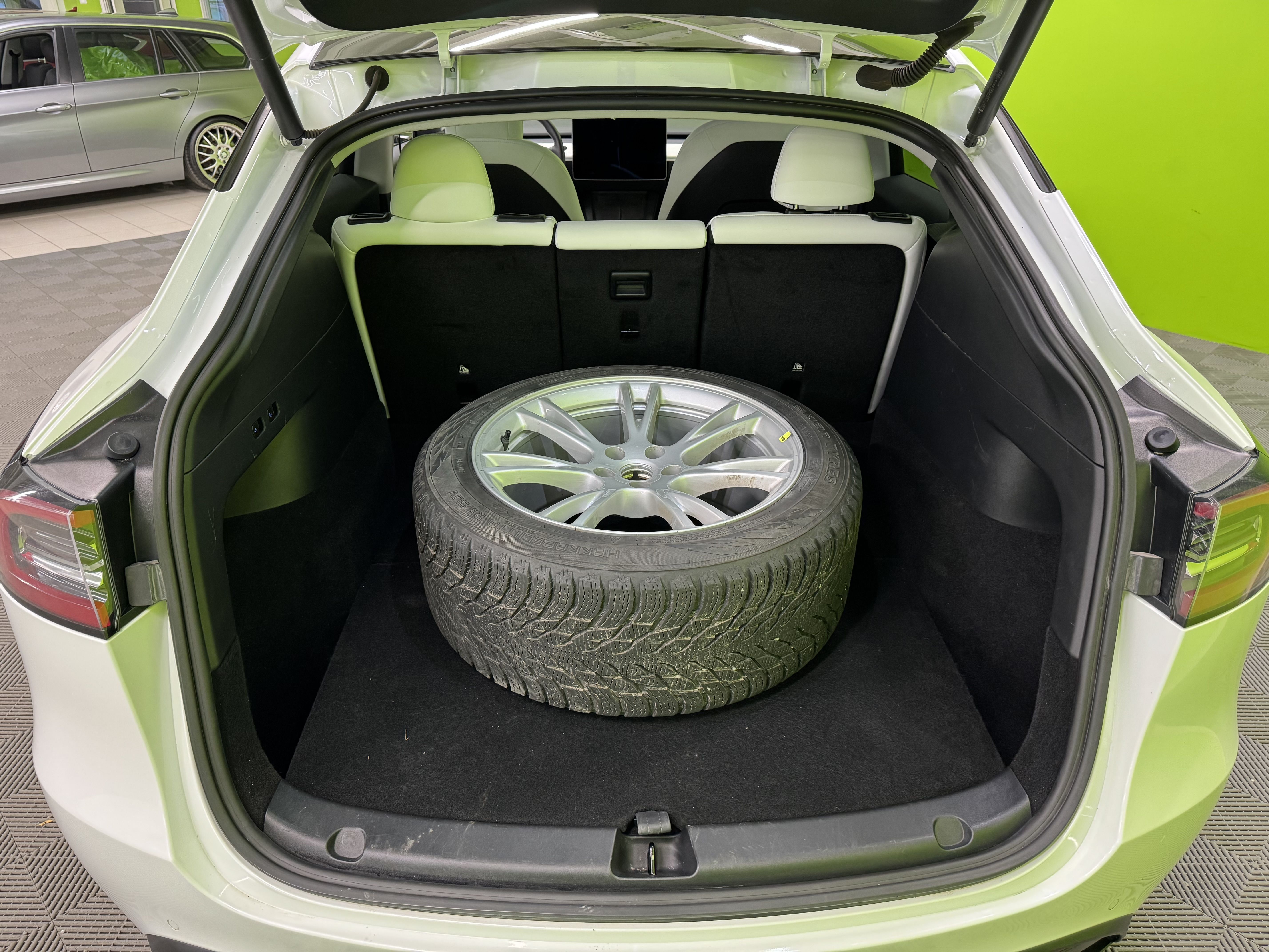 Tesla Model Y 2021