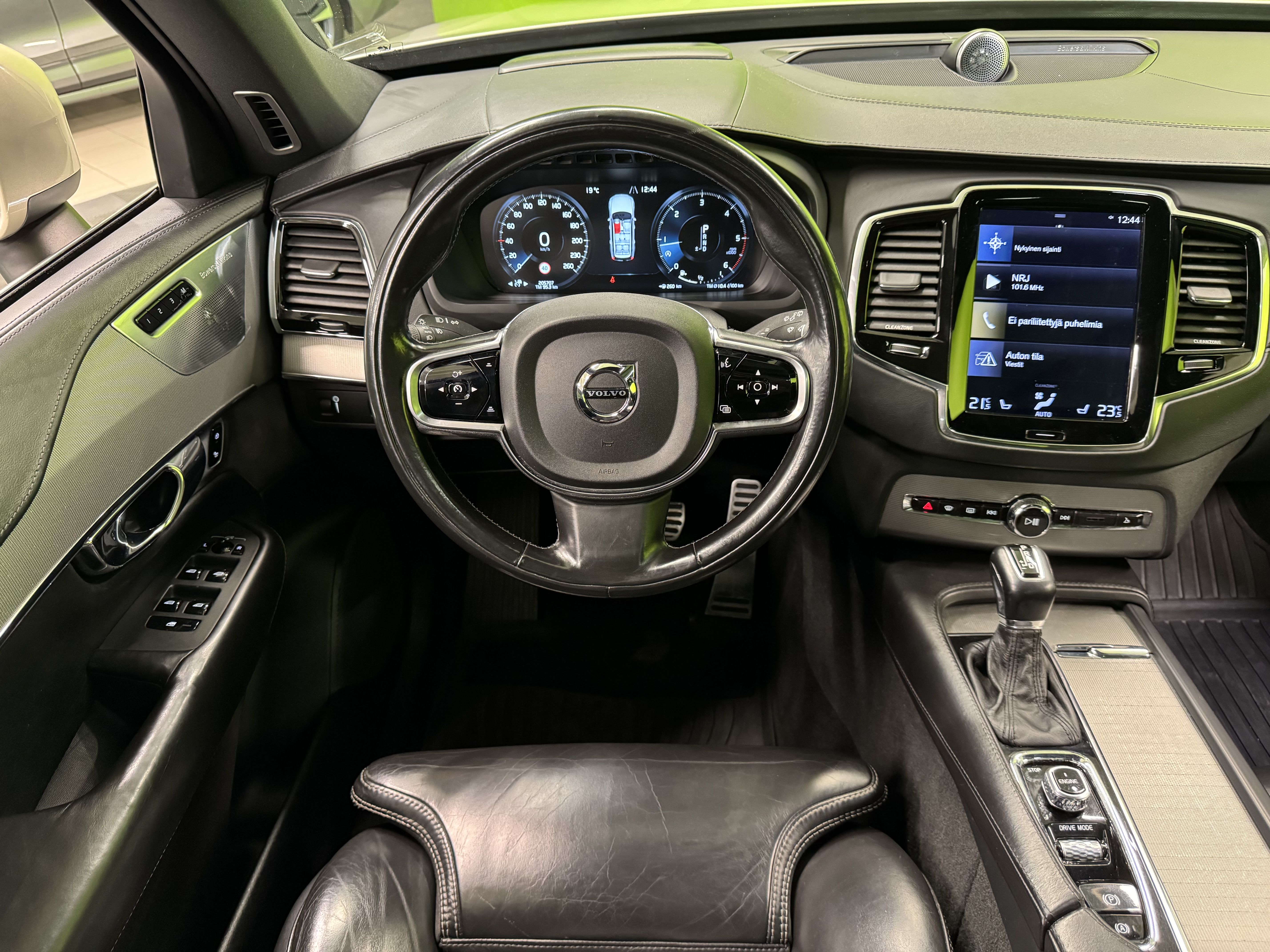 Volvo XC90 2016