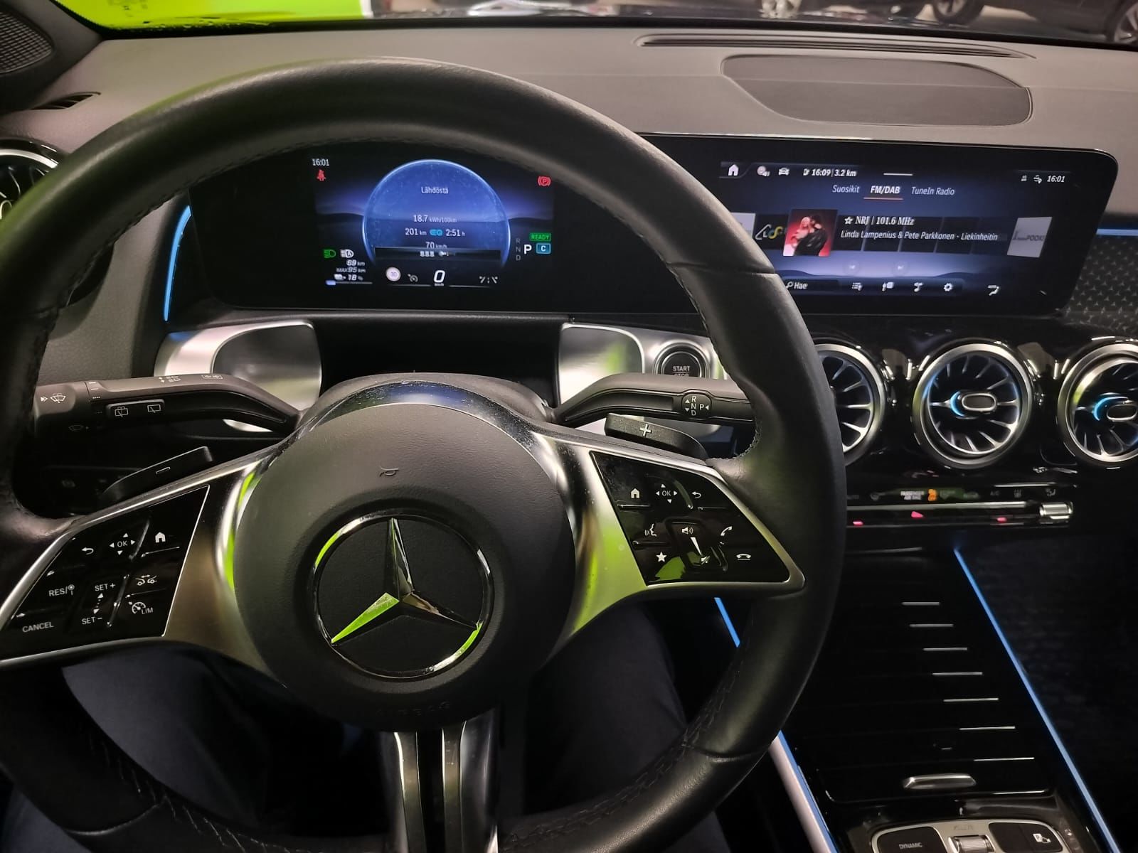 Mercedes-Benz EQB 2024