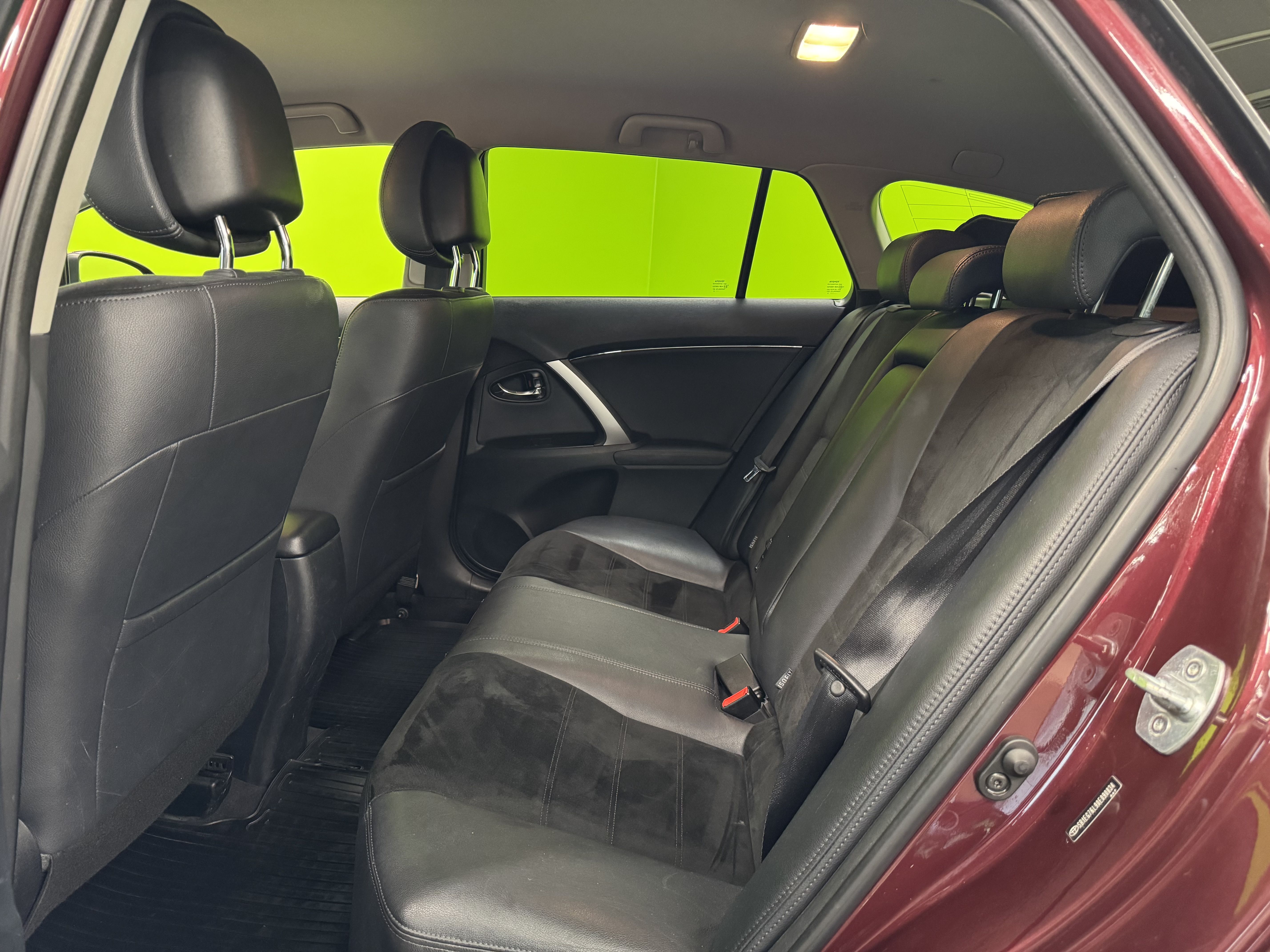 Toyota Avensis 2013