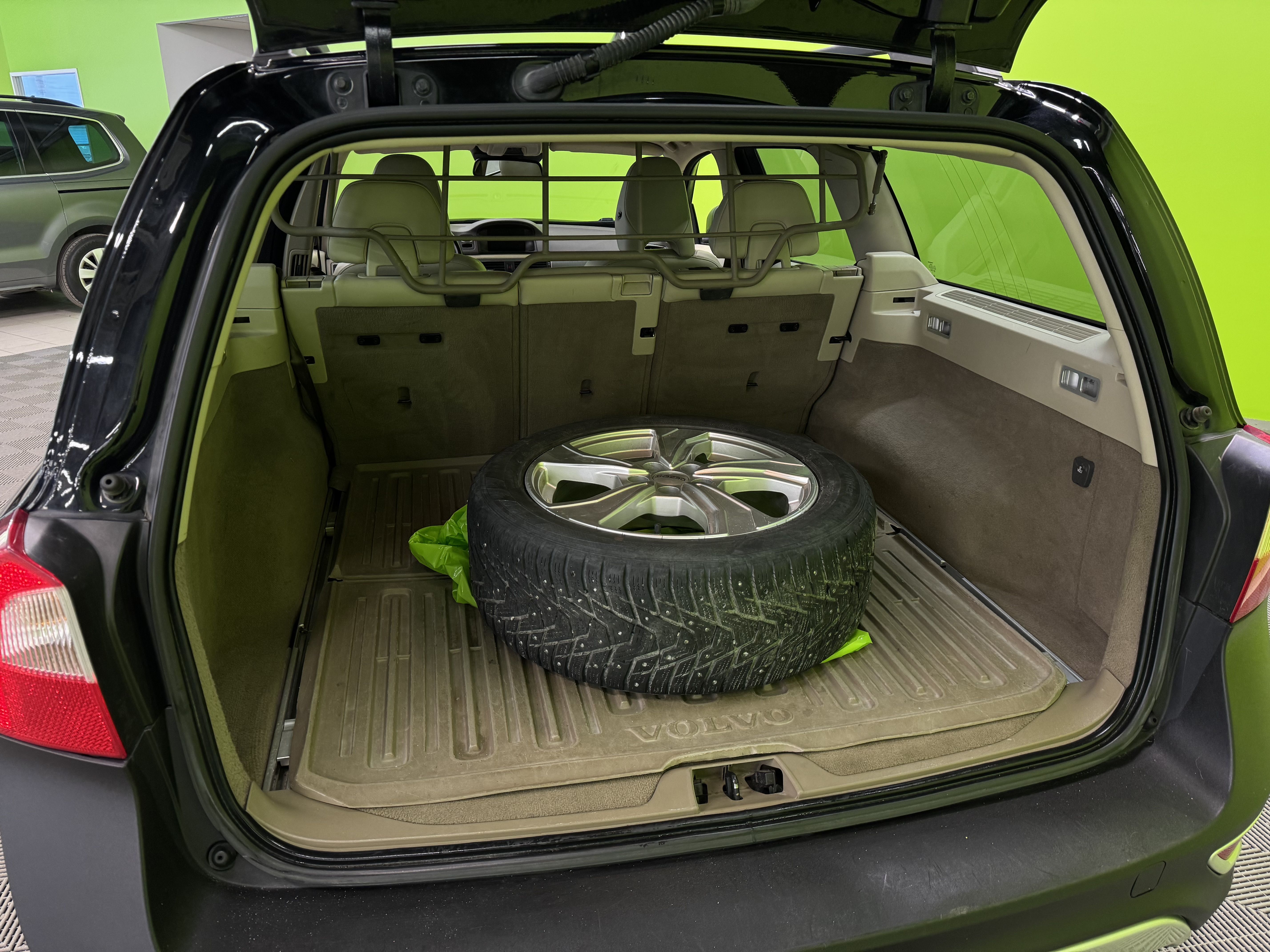 Volvo XC70 2012