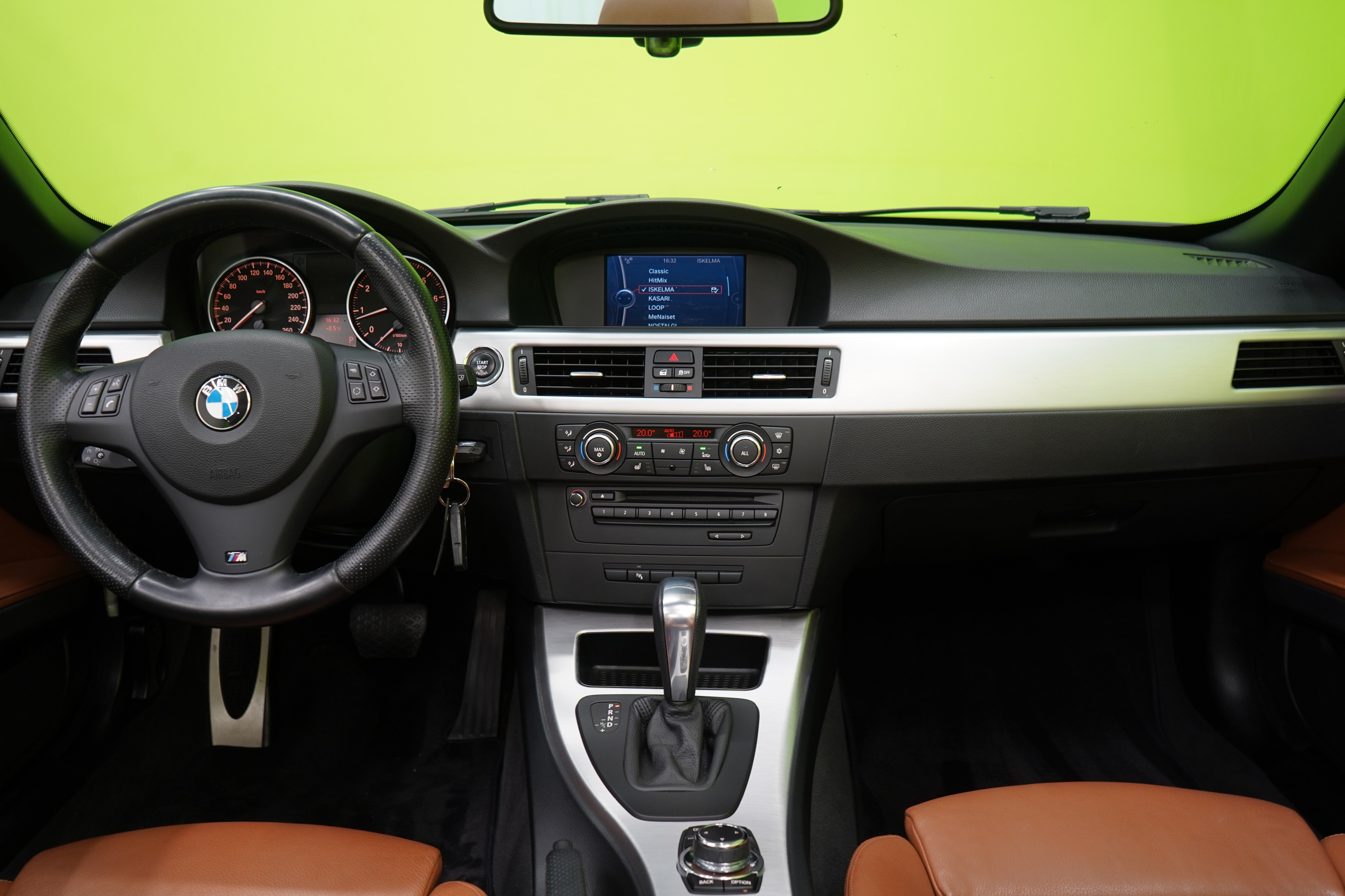 BMW 320 2011