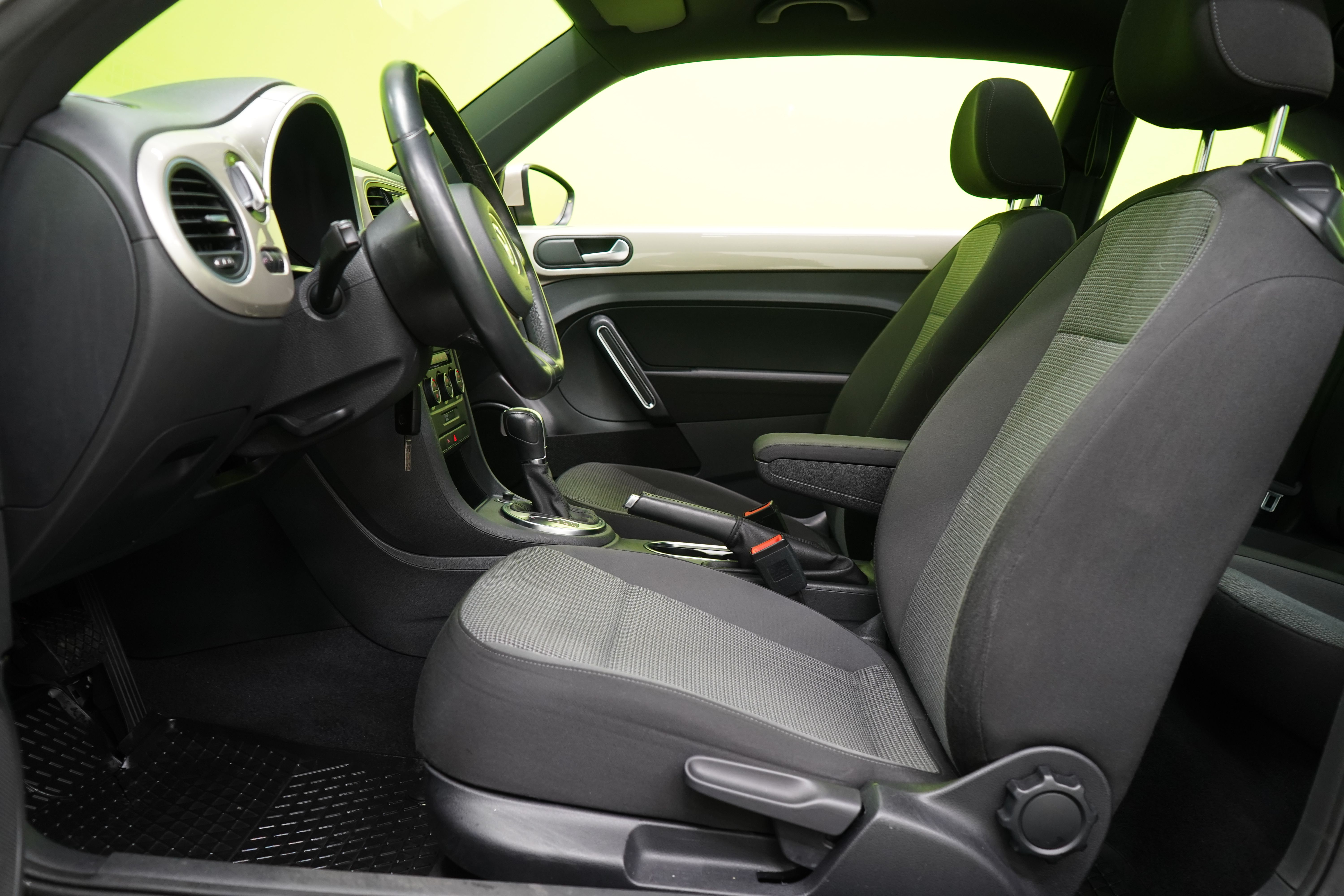 Volkswagen Beetle 2015