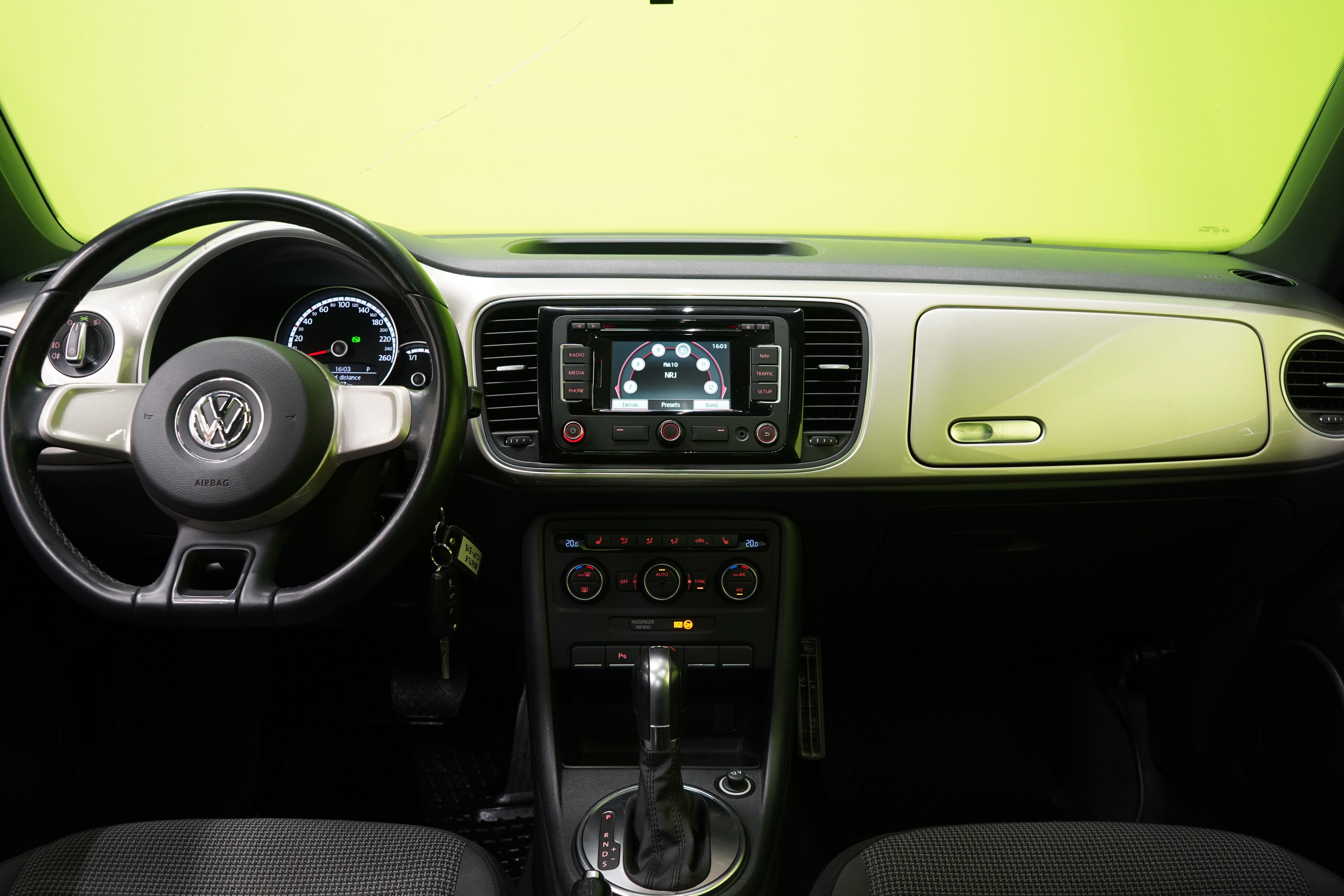 Volkswagen Beetle 2015