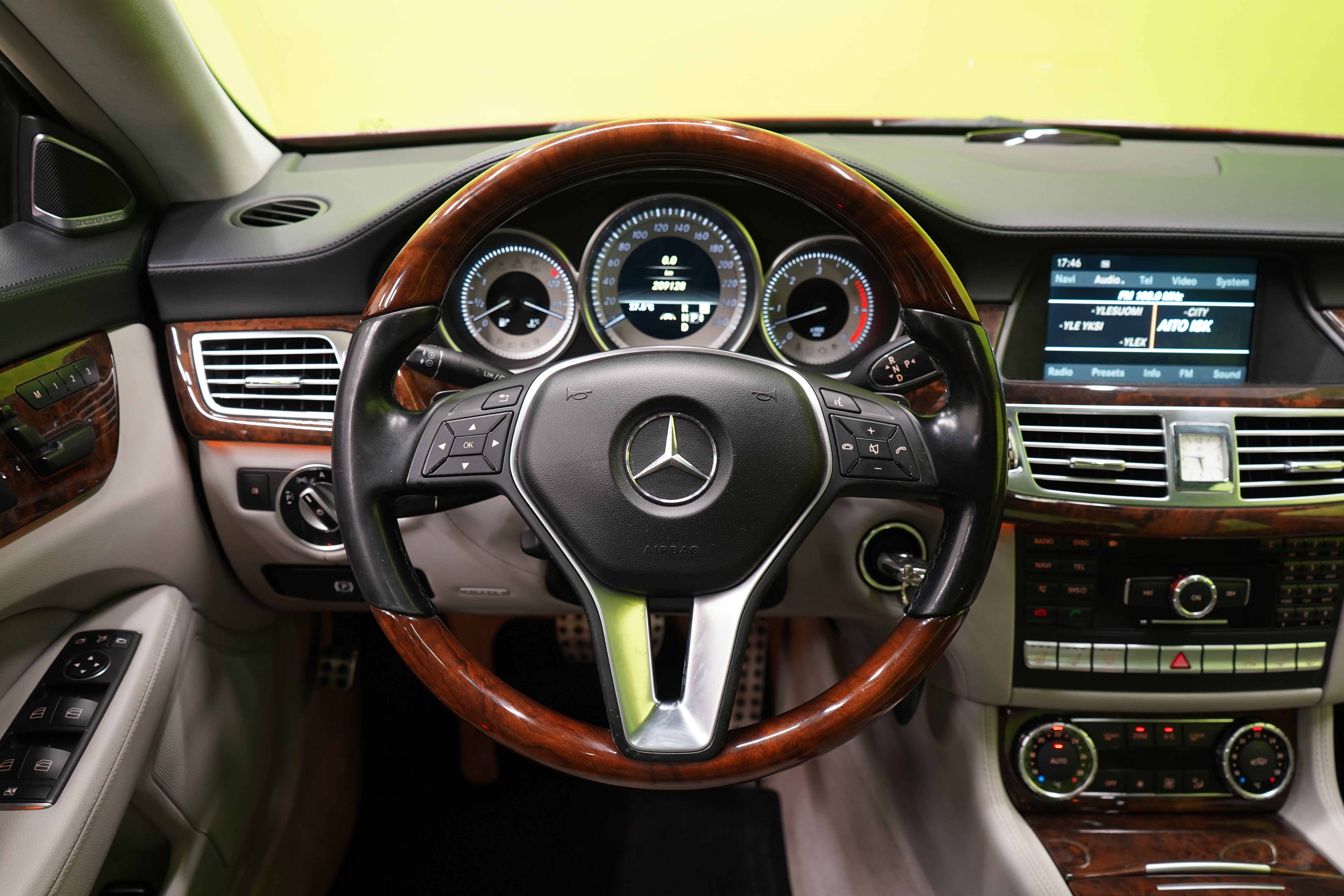 Mercedes-Benz CLS 2011