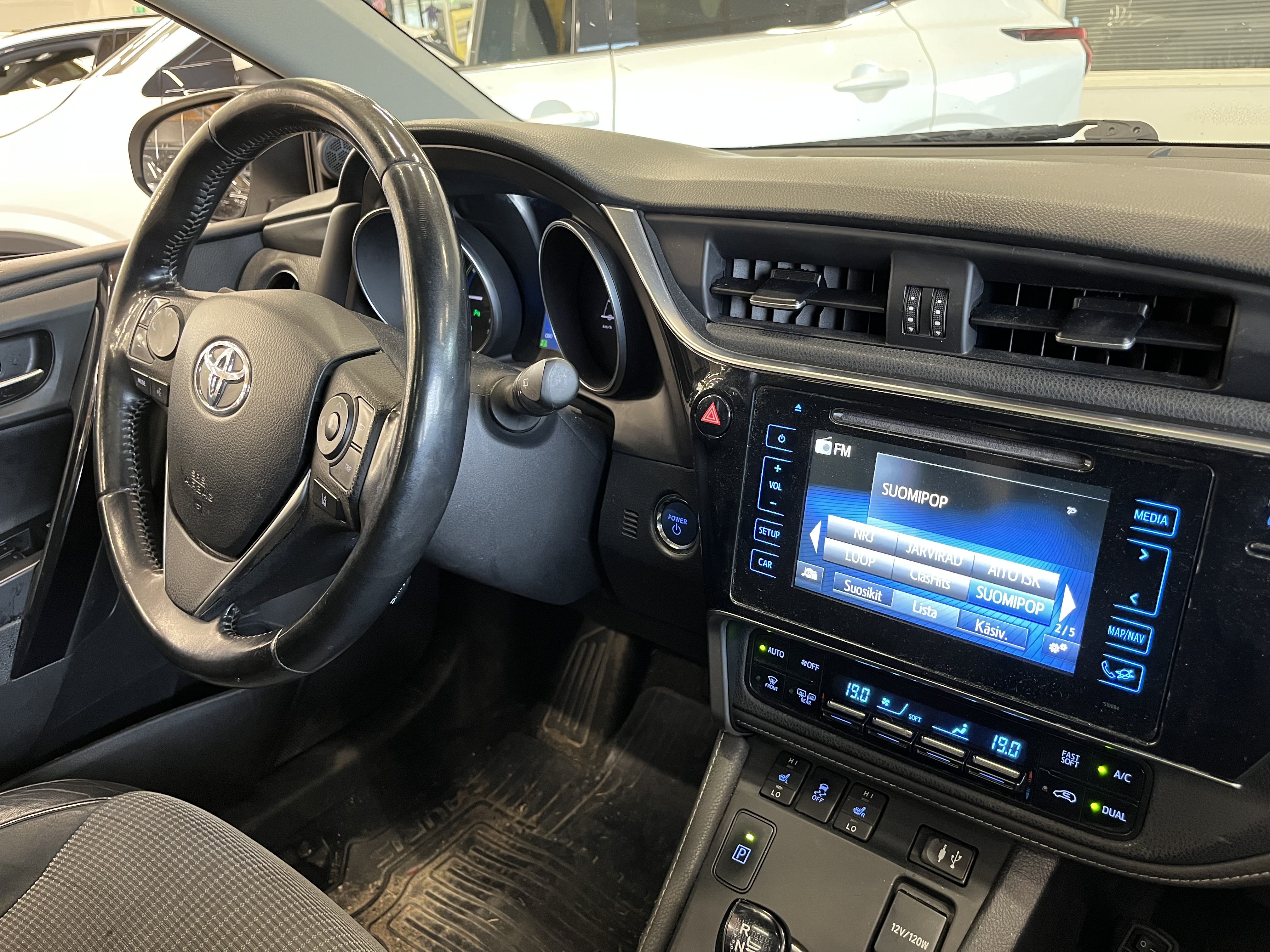 Toyota Auris 2015