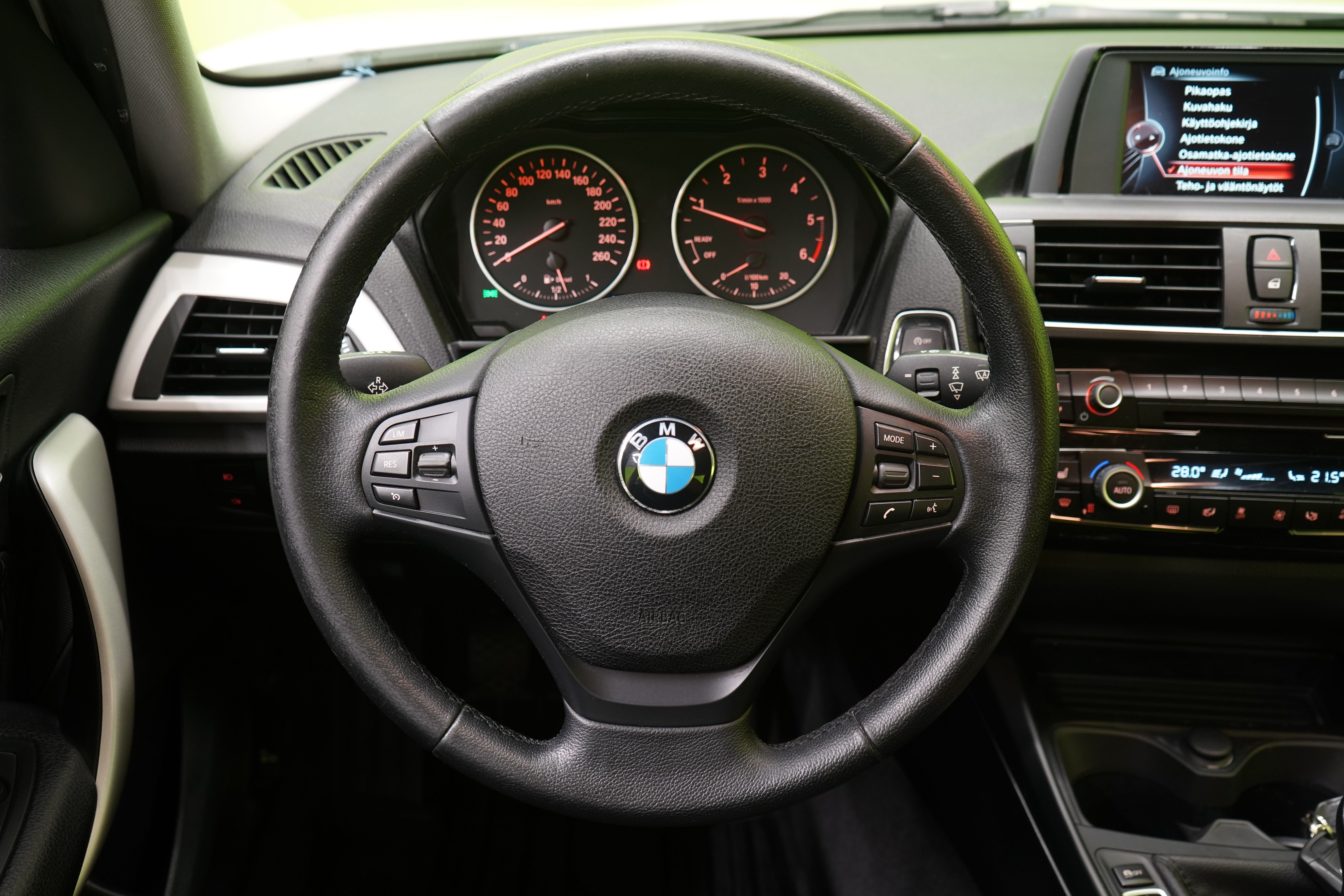 BMW 118 2016