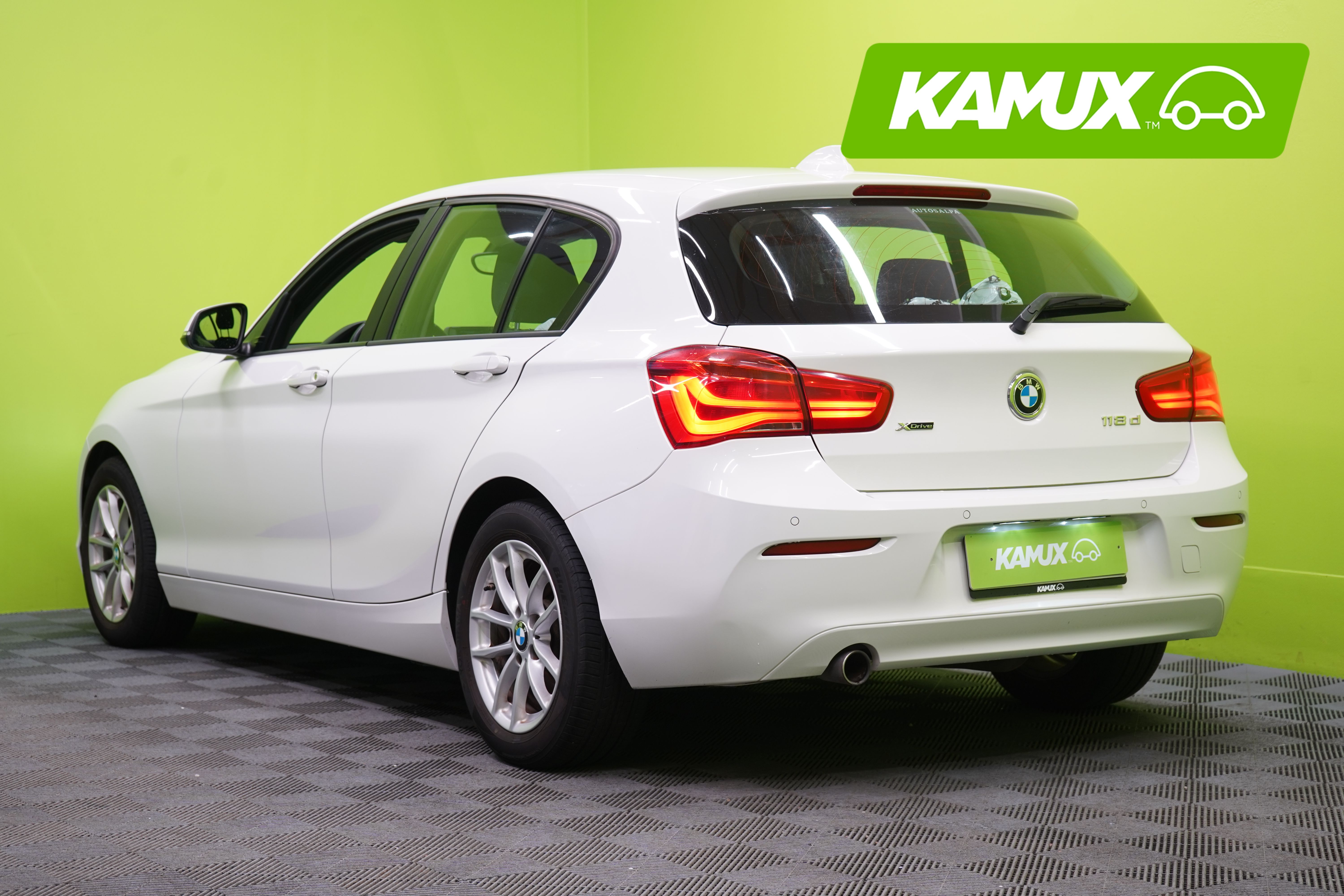 BMW 118 2016