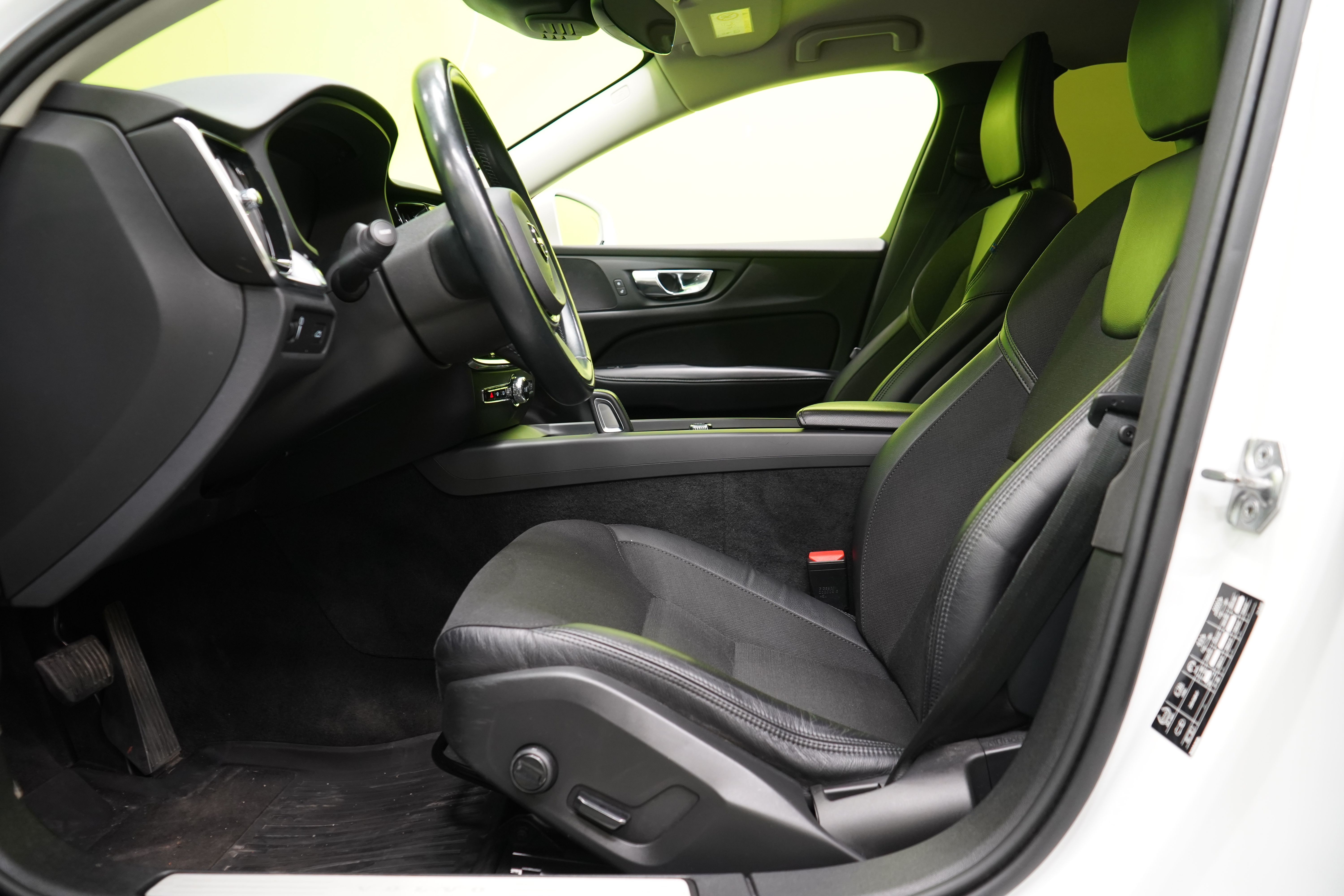 Volvo V60 2021