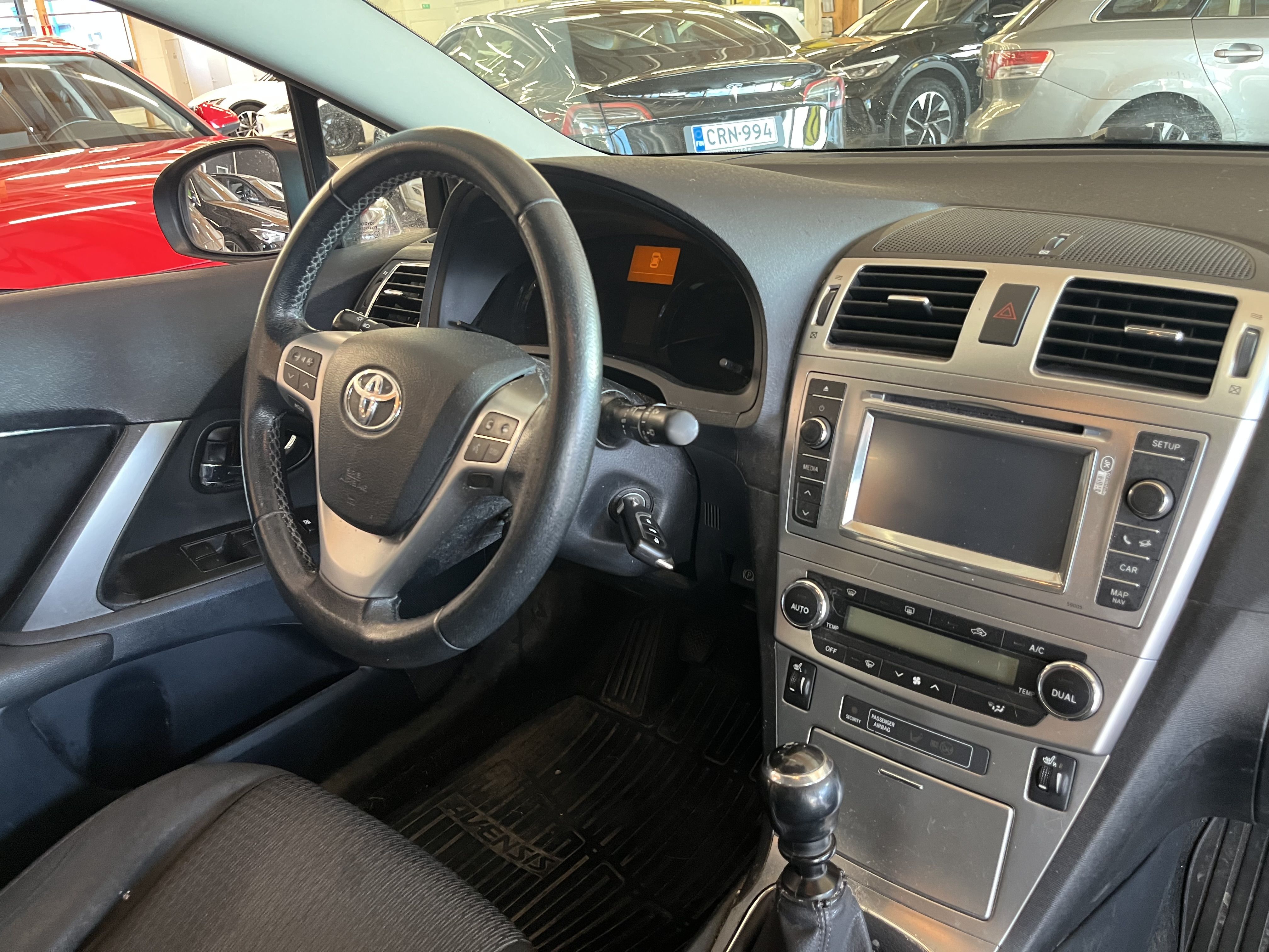 Toyota Avensis 2012