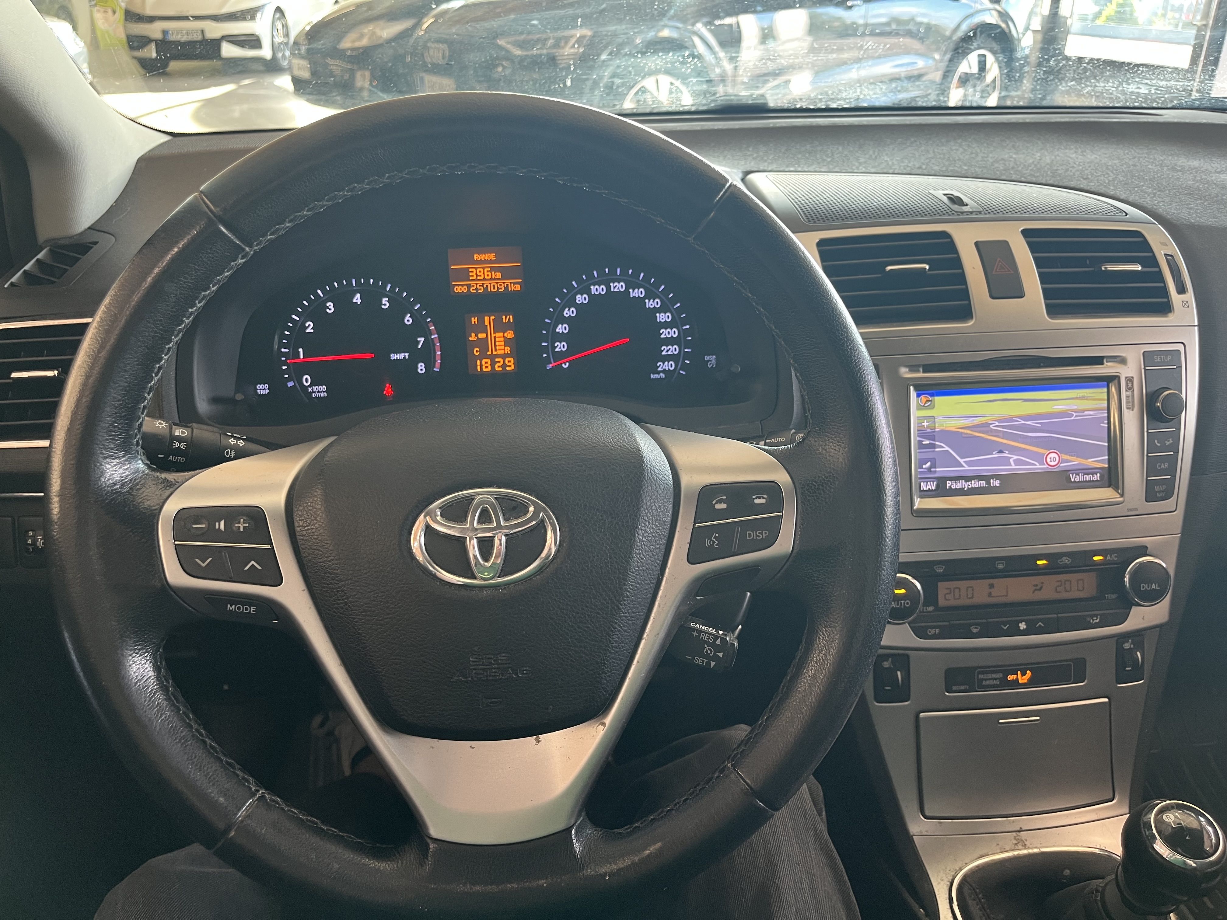 Toyota Avensis 2012