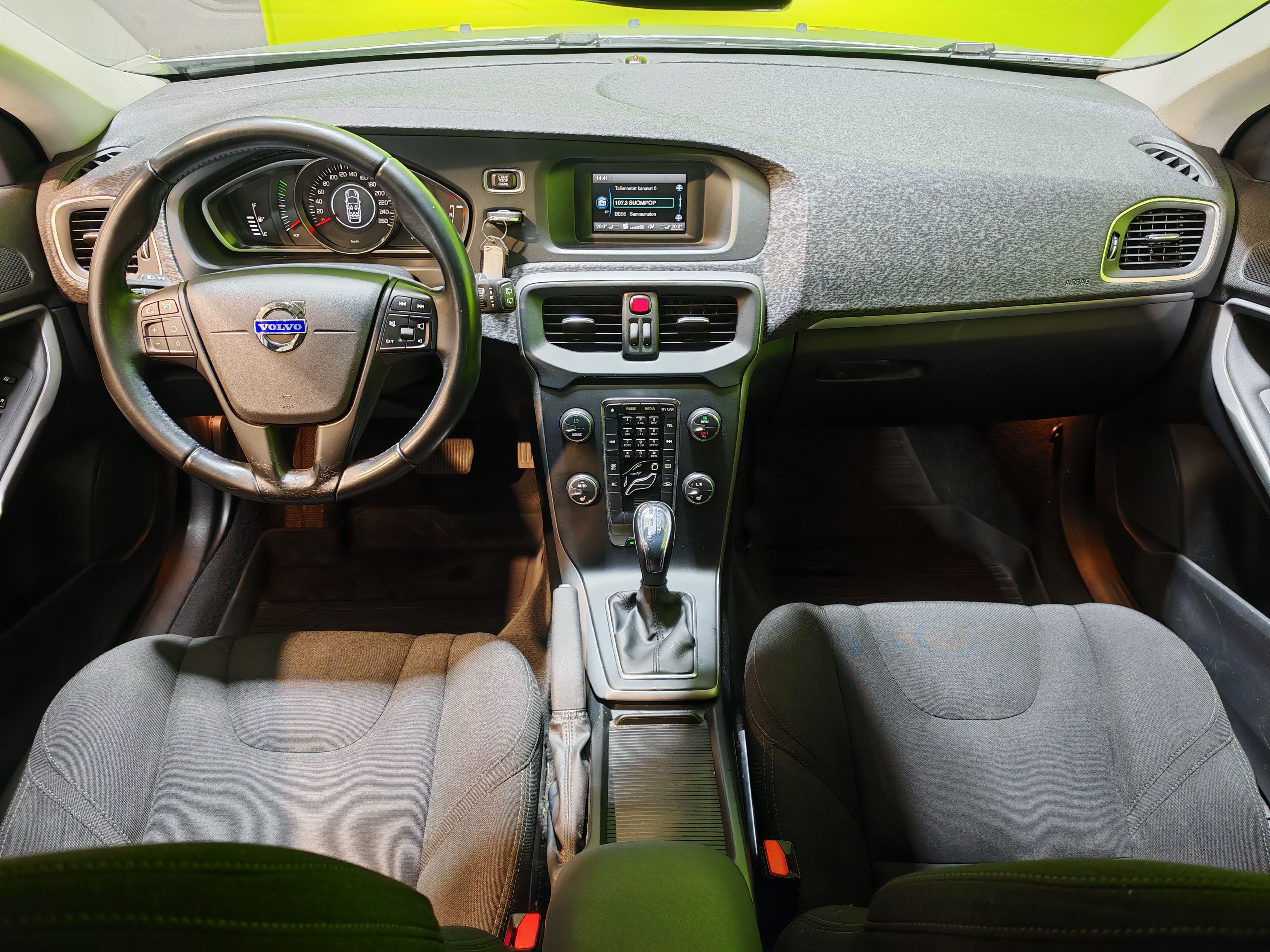Volvo V40 2014