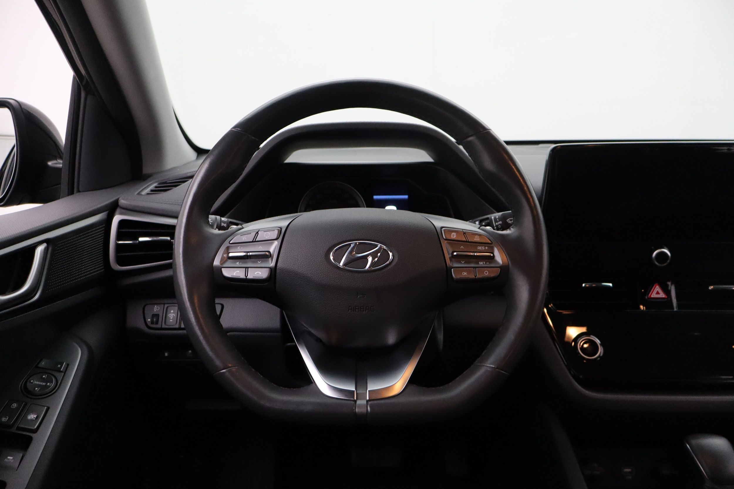 Hyundai Ioniq Plug-In 2021