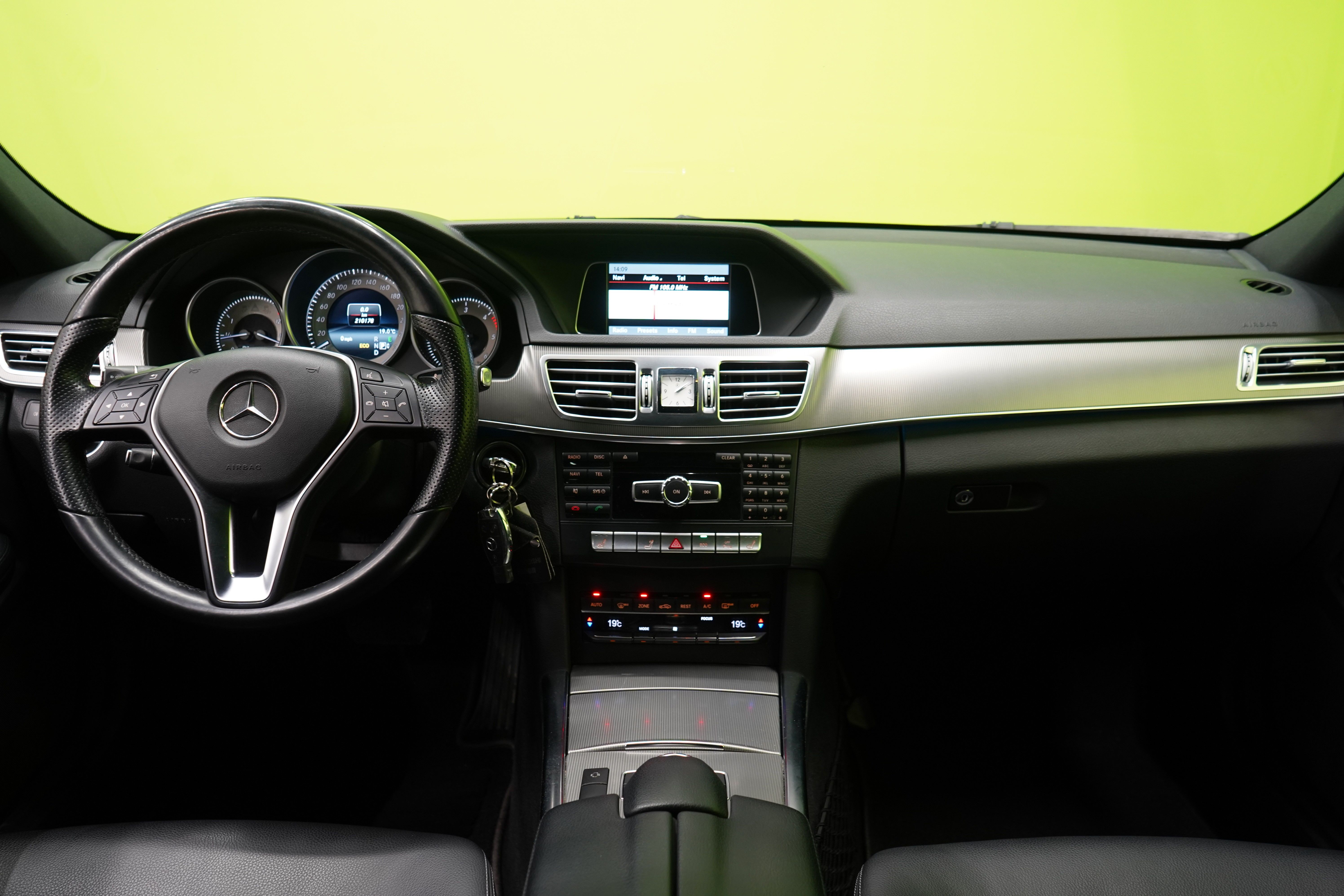 Mercedes-Benz E 2013