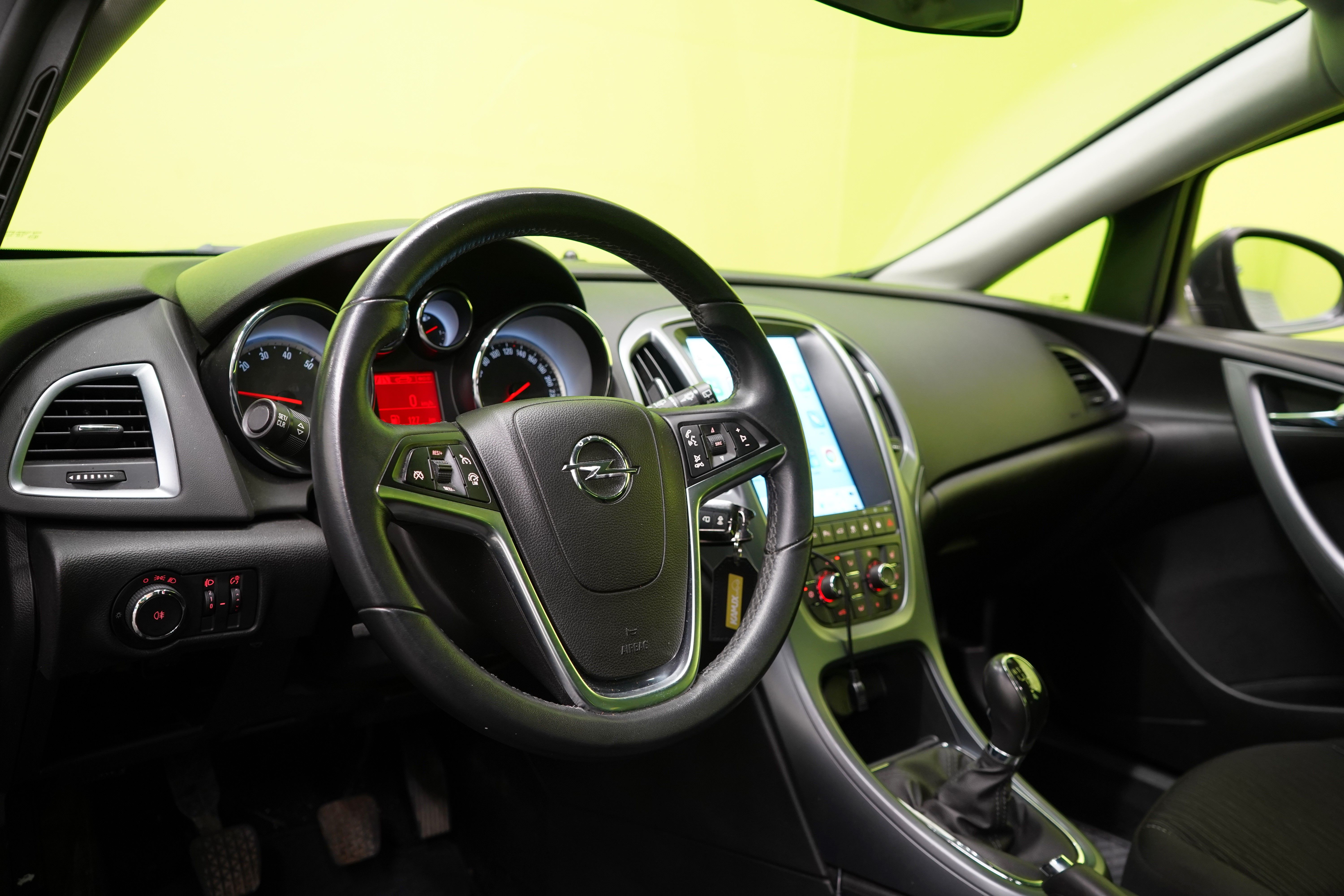 Opel Astra 2013