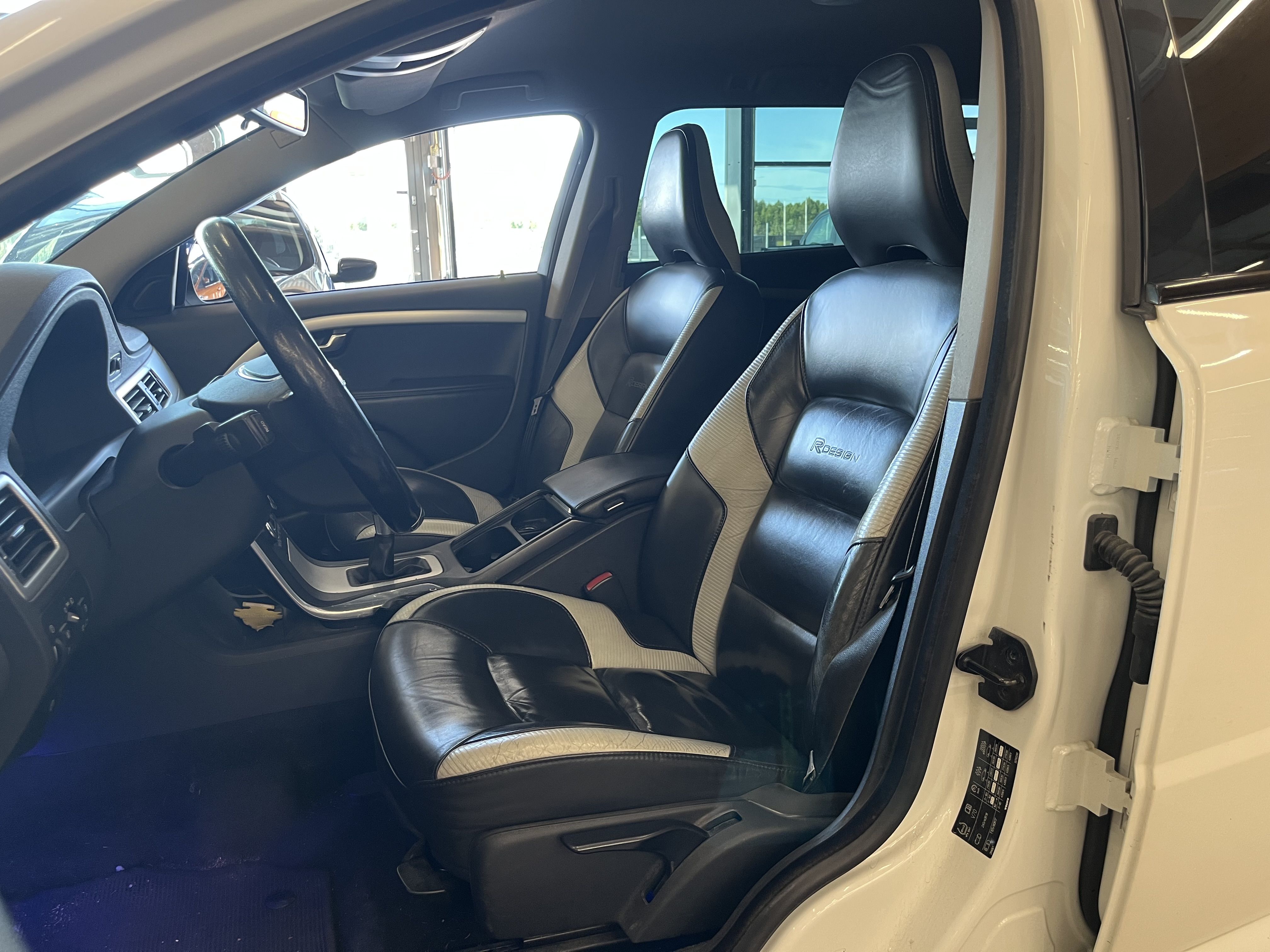 Volvo V70 2011
