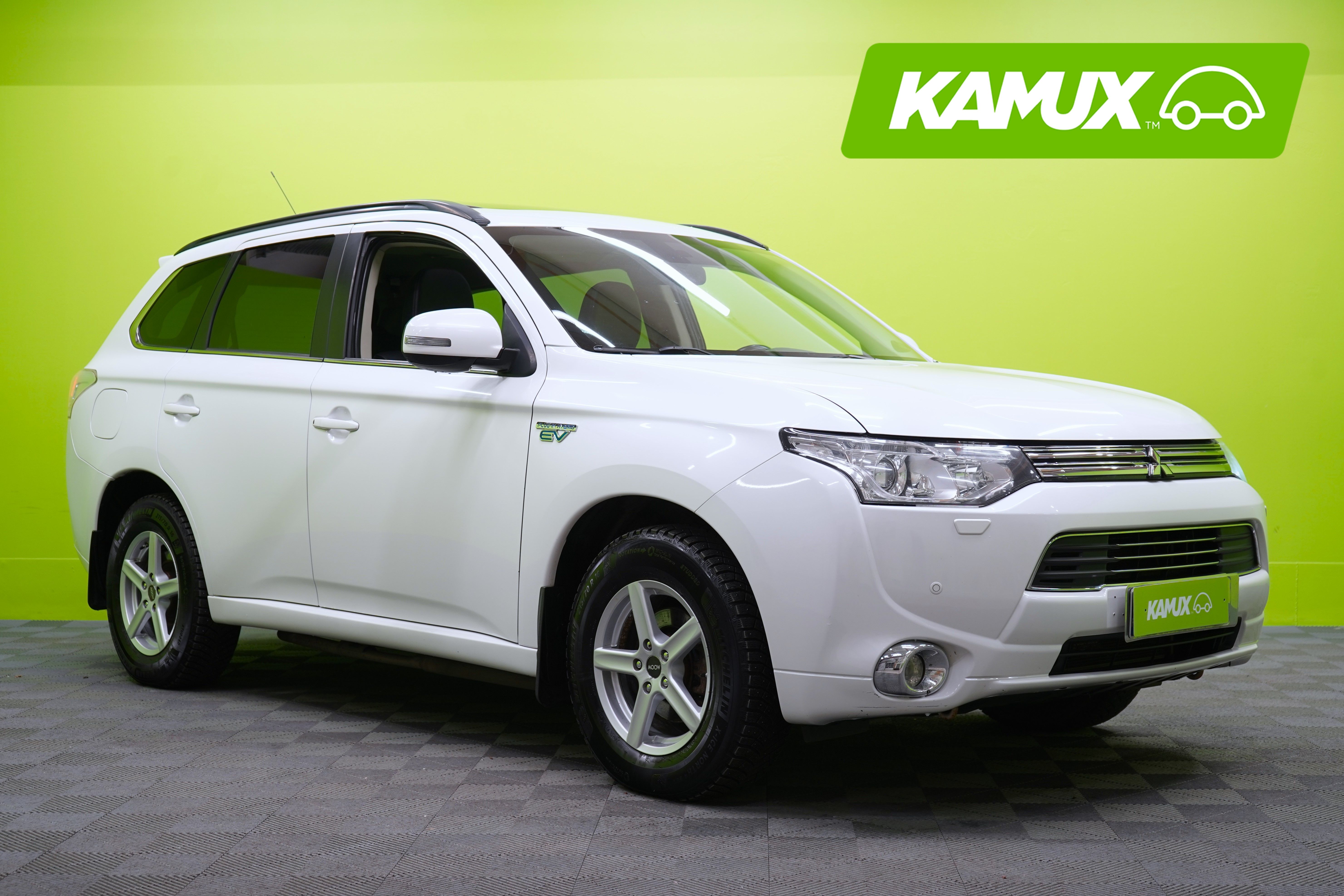 Mitsubishi Outlander PHEV 2014