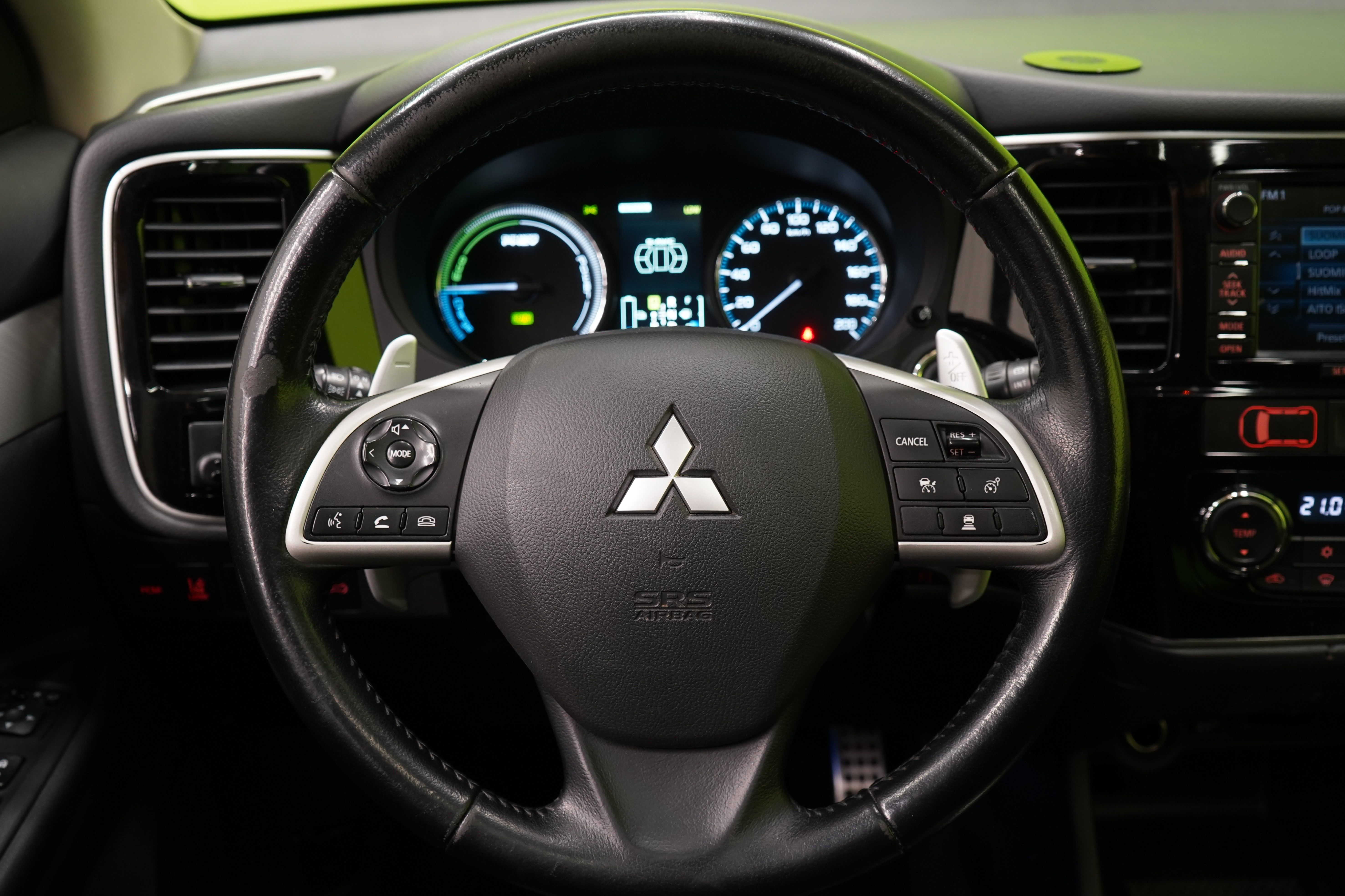 Mitsubishi Outlander PHEV 2014