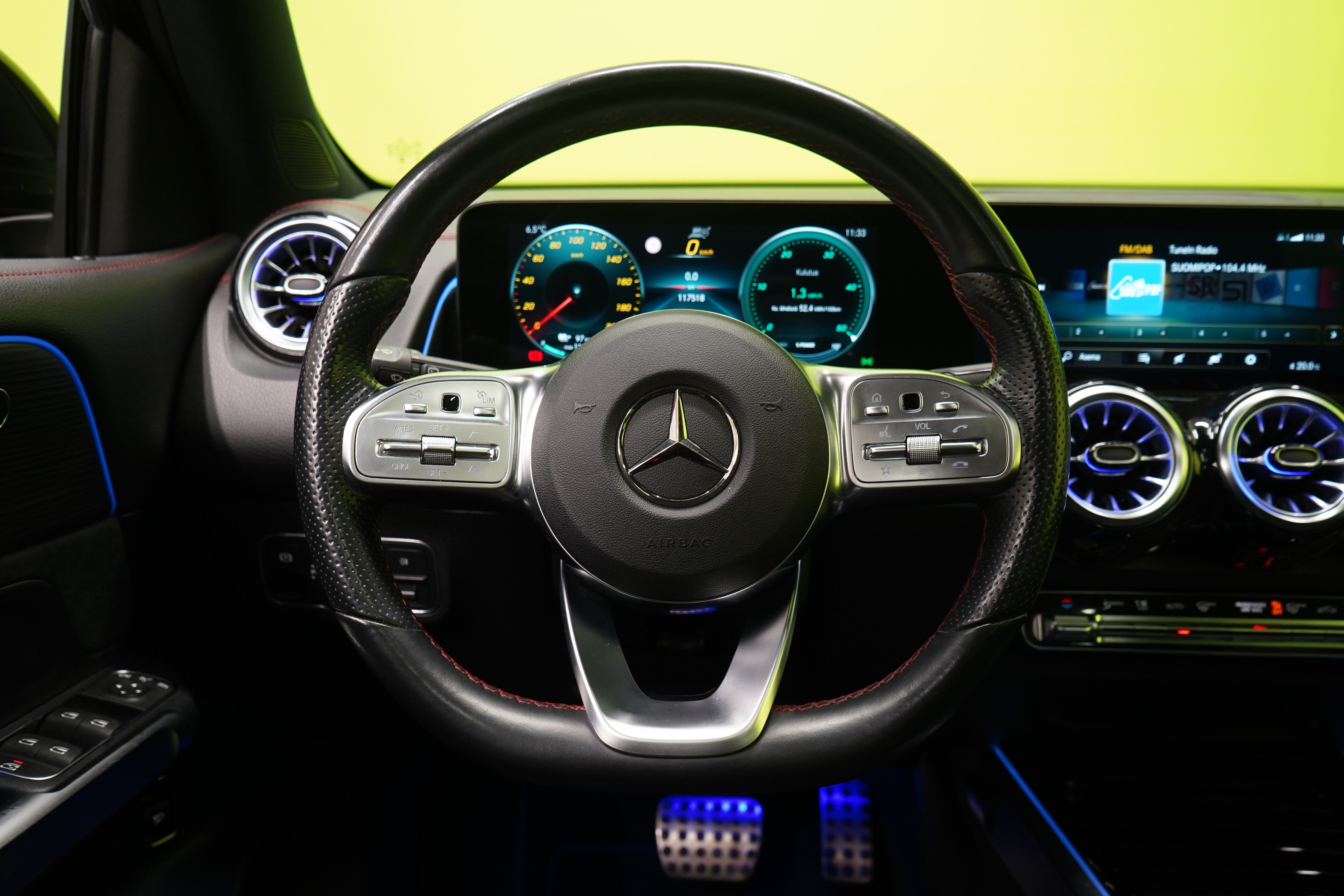 Mercedes-Benz EQB 2022