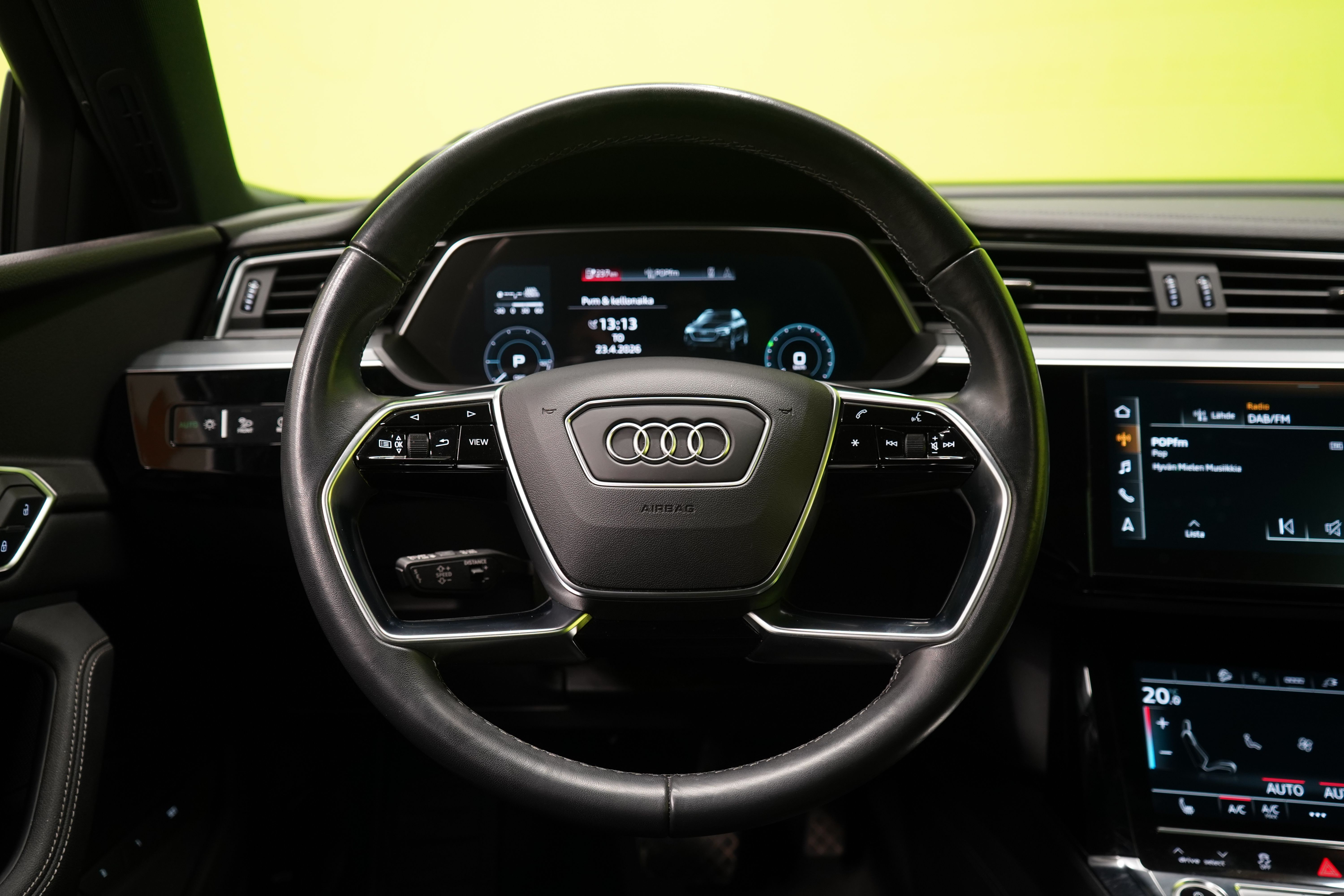 Audi e-tron 2022