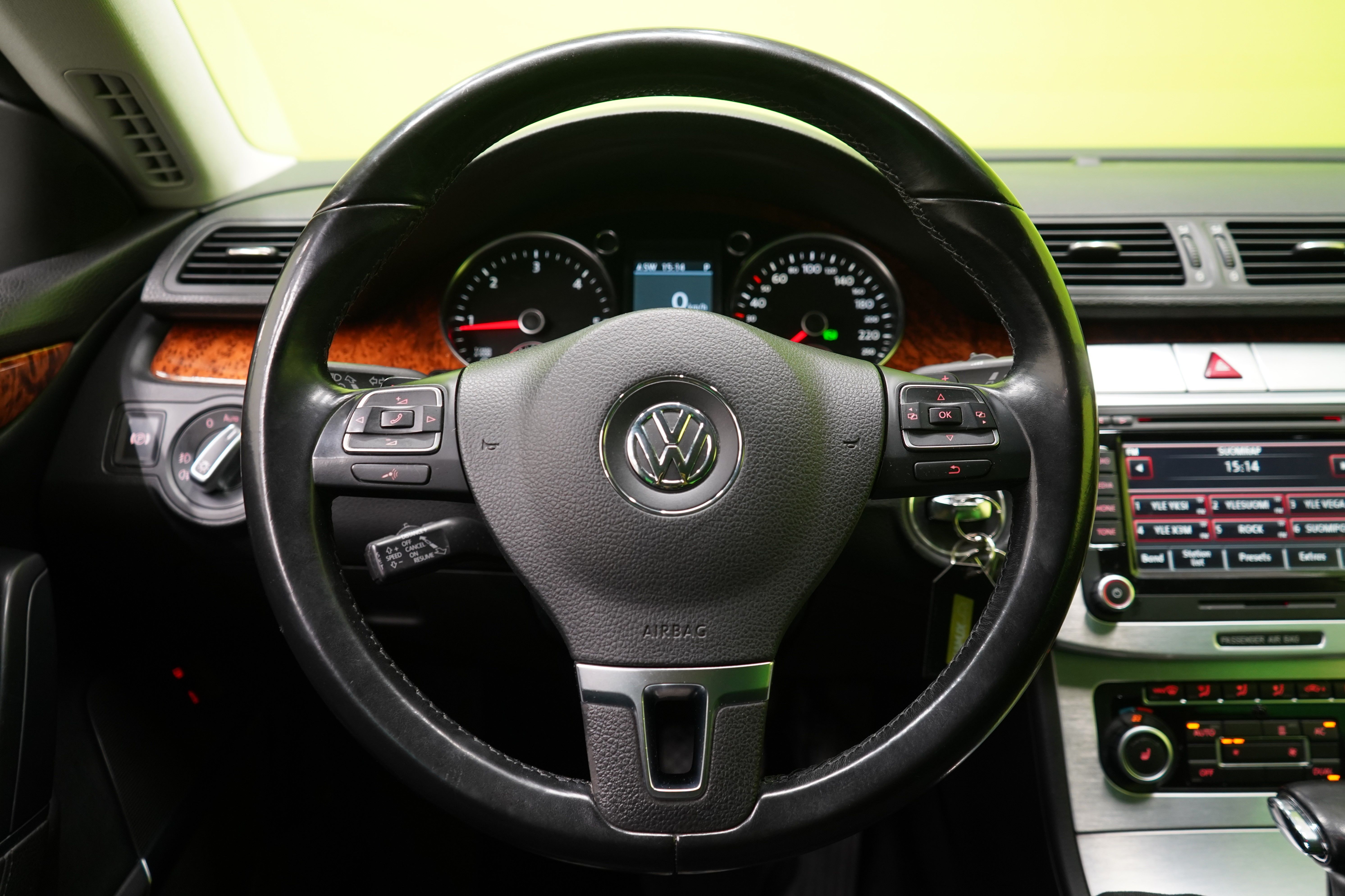 Volkswagen Passat CC 2011