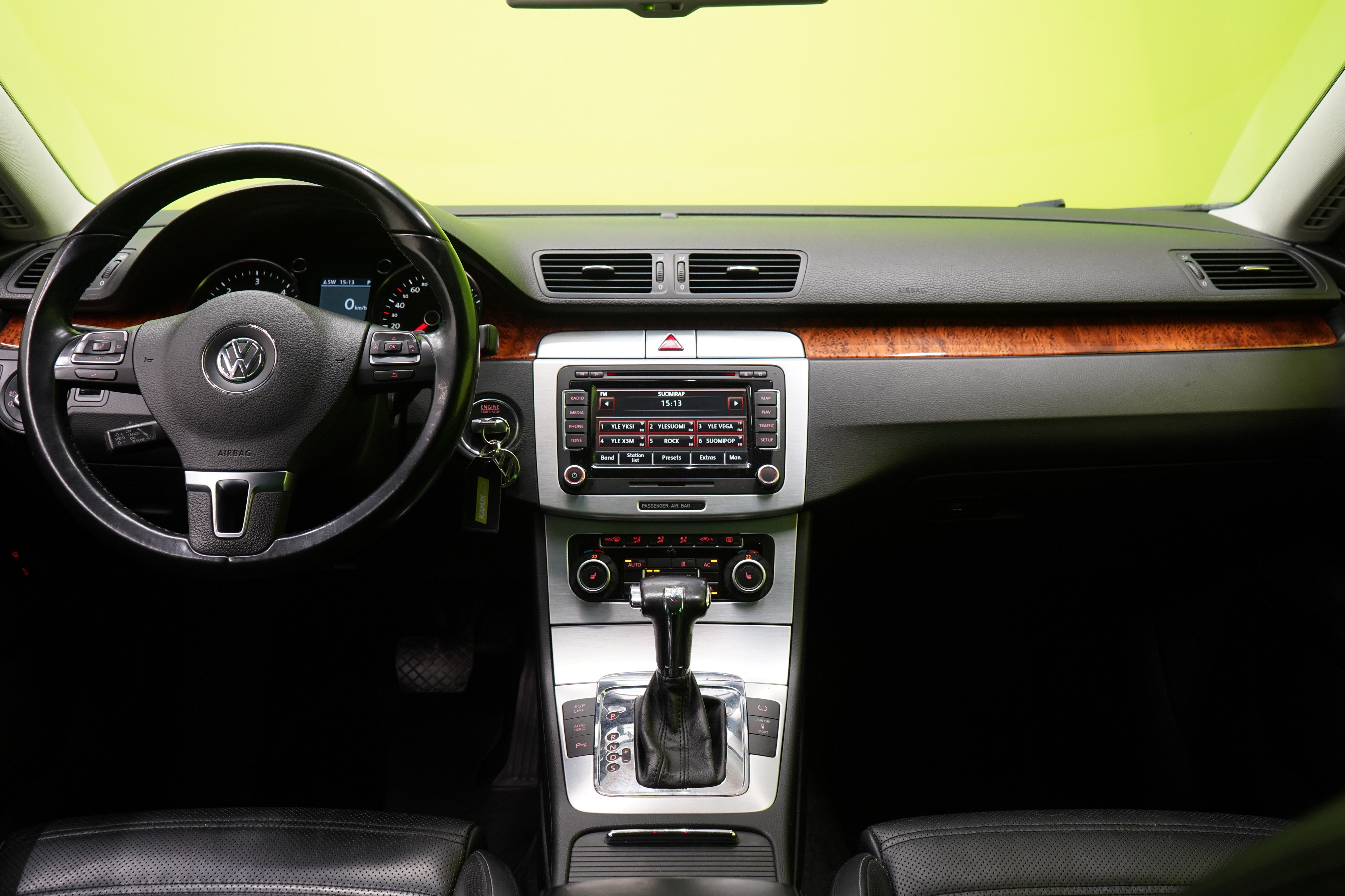 Volkswagen Passat CC 2011