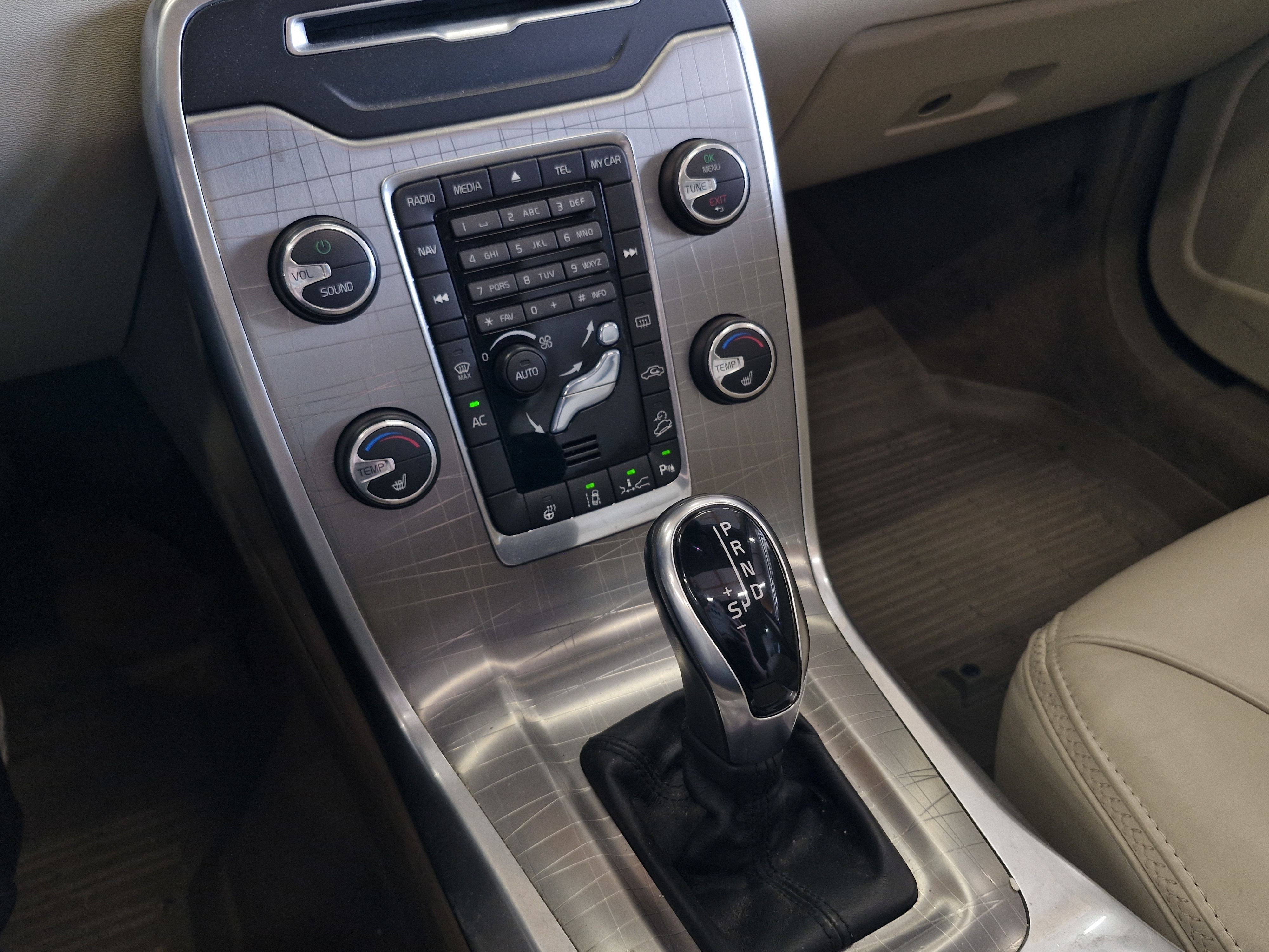 Volvo XC70 2014