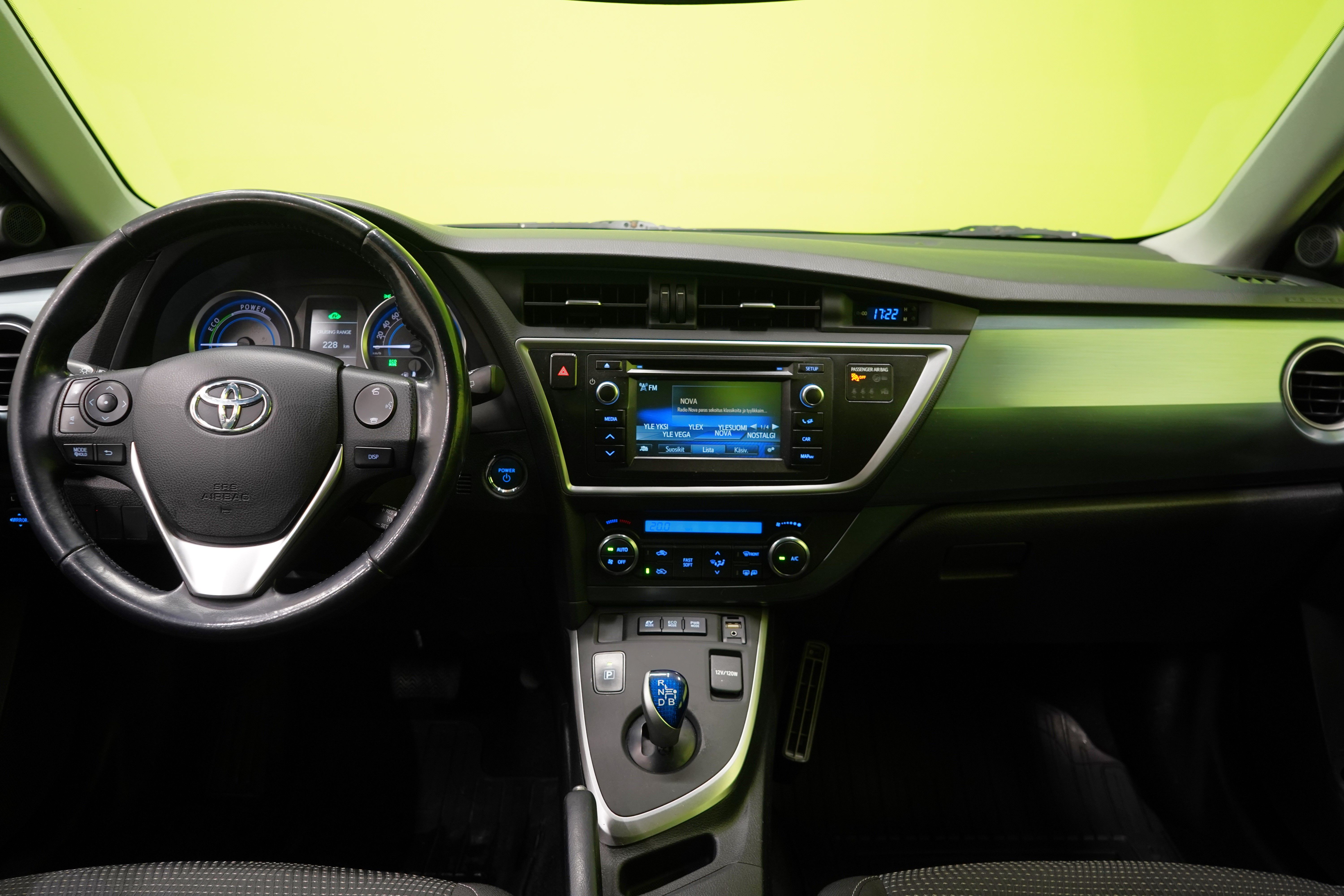 Toyota Auris 2015