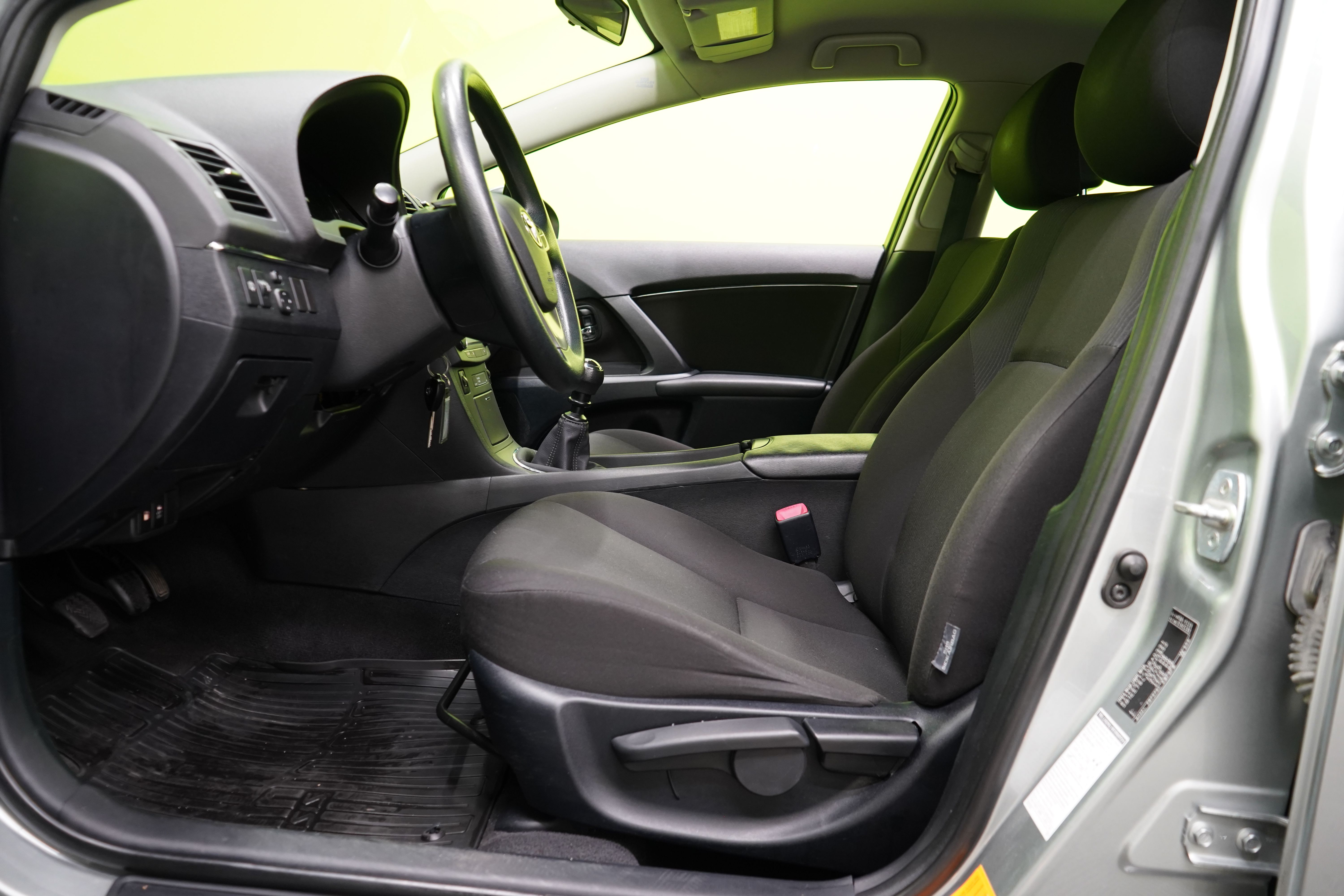 Toyota Avensis 2010